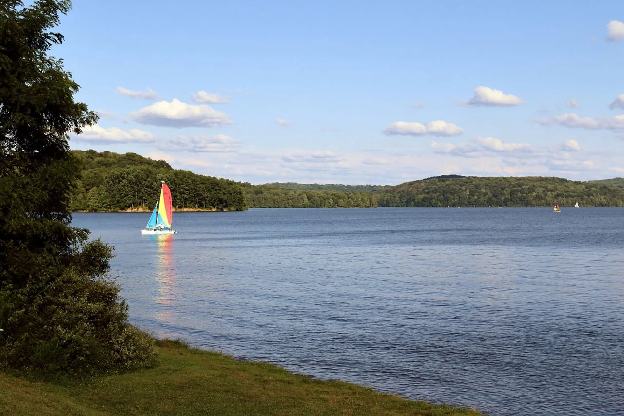 Recharge in nature&mdash;Moraine State Park is only 25 minutes from your front door at Quincy Lofts! Kayak, hike, and unwind in true PA beauty. 🌿 

#MoraineStatePark #WeekendEscape #MarsPA #NatureLovers