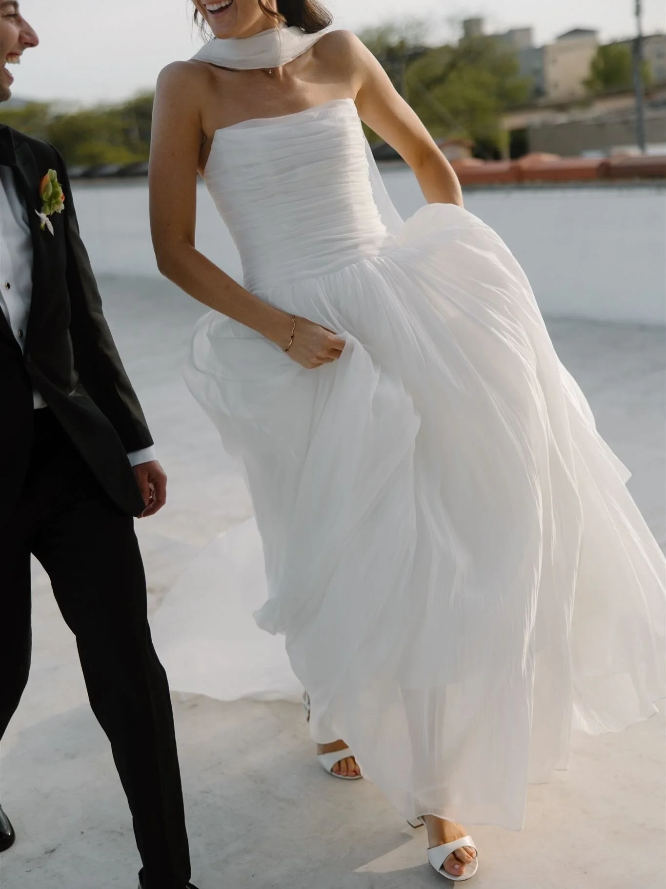 Grace + Dom at @waldenchicago 

Photo: @cassieannaphotography 
Planing: @_brismtz 
Music: @opalstaplesorchestra 
HMU: @rarebirdbeauties 
Floral: @thelocalpetaler