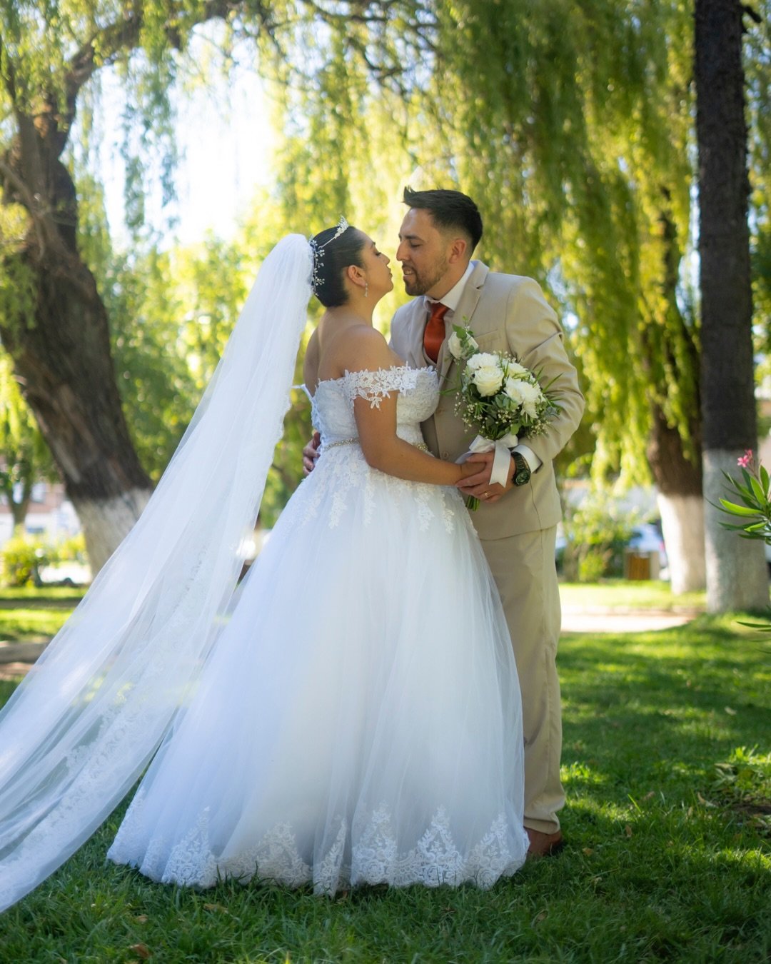 Ismael &amp; Nicol 💐
Que lindo volver a vernos despu&eacute;s de la celebraci&oacute;n de su civil seguimos registrando esta linda historia, muchas gracias por la confianza 🫂🤍