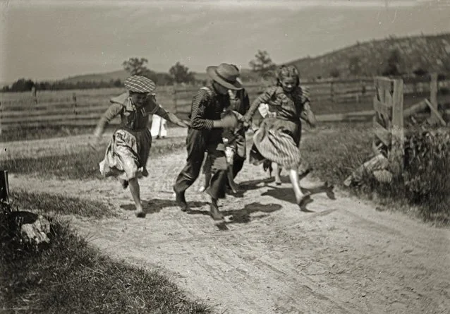 The artist Burt Vernon Brooks was one of the outstanding chroniclers of daily life in the Swift River Valley before it was inundated to create the Quabbin Reservoir. 