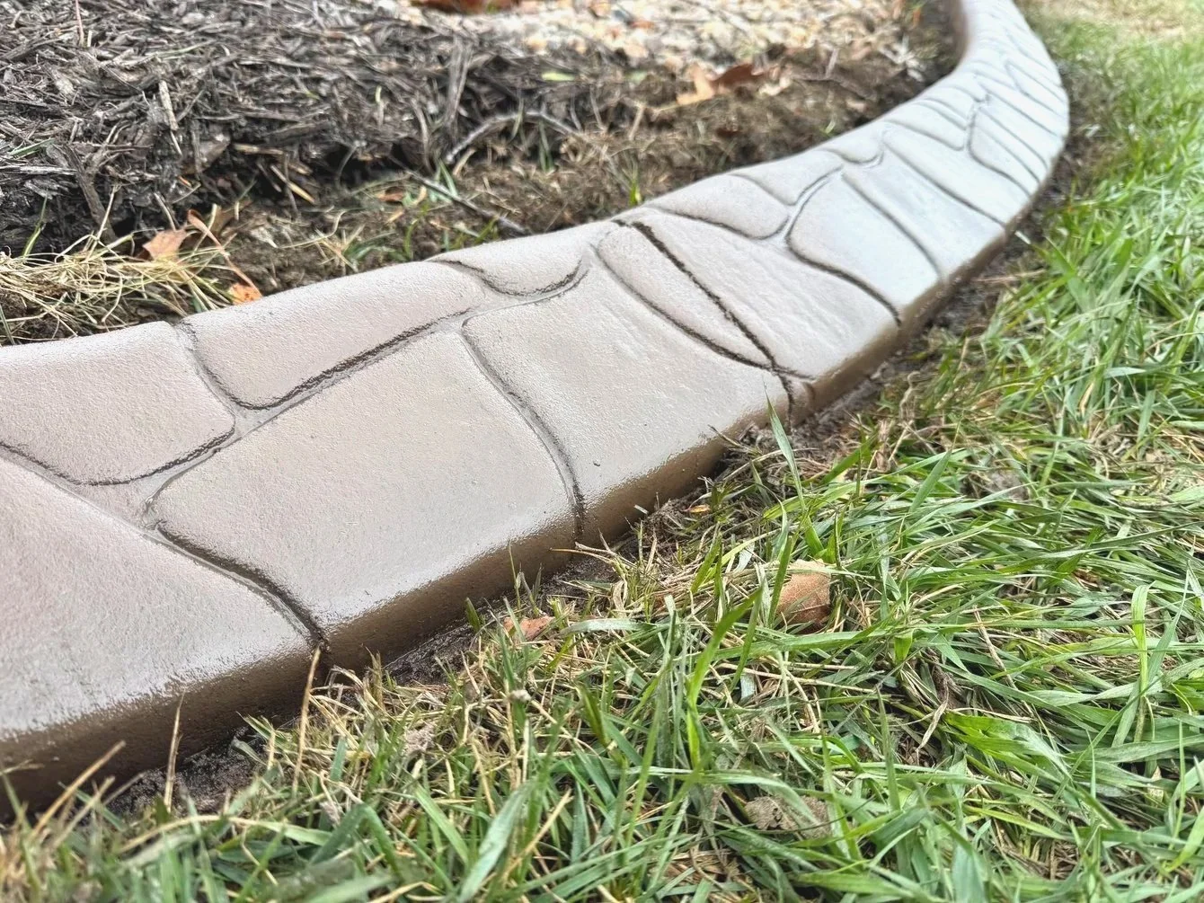 Flagstone Curb