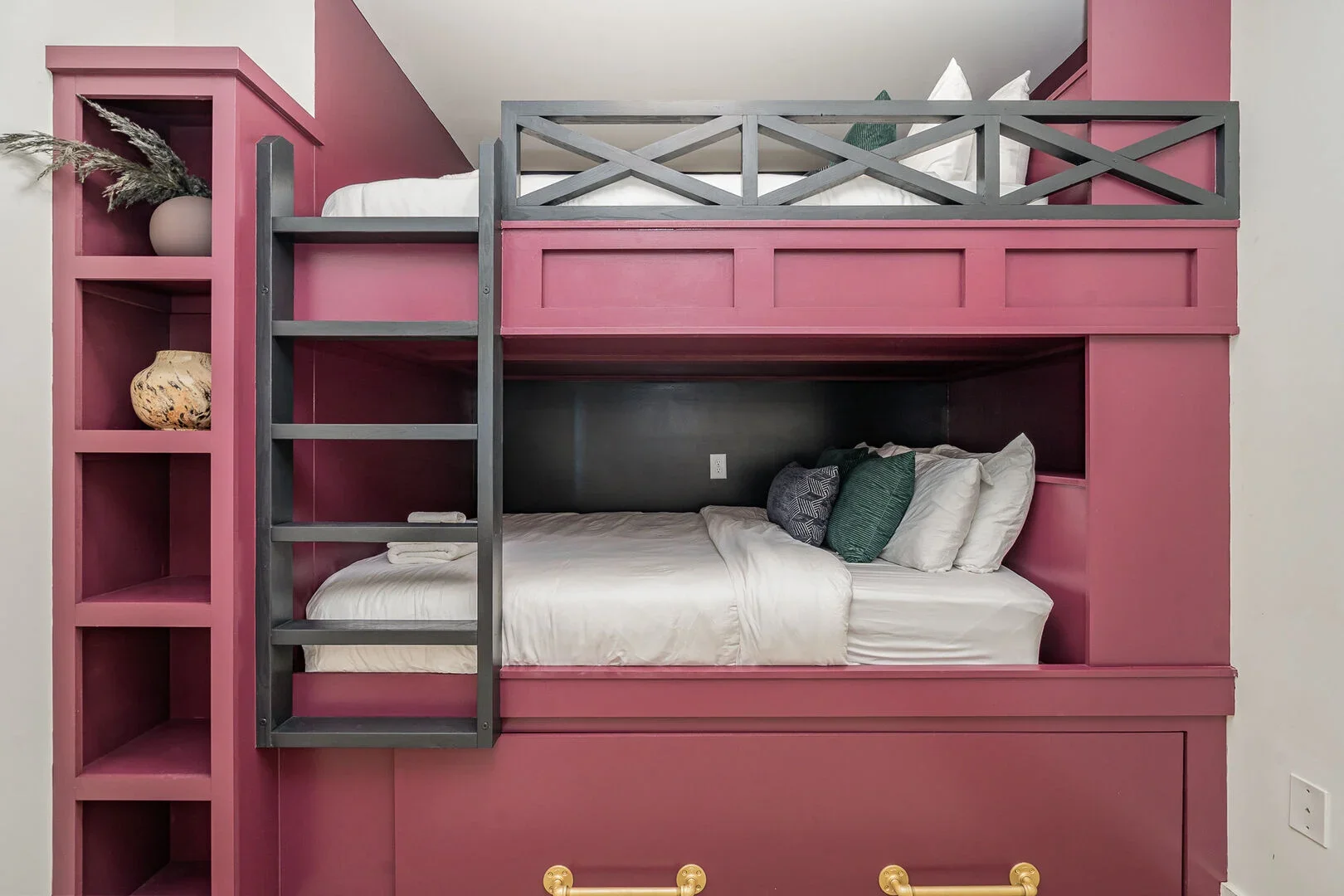 hyve bedroom 6.webp
