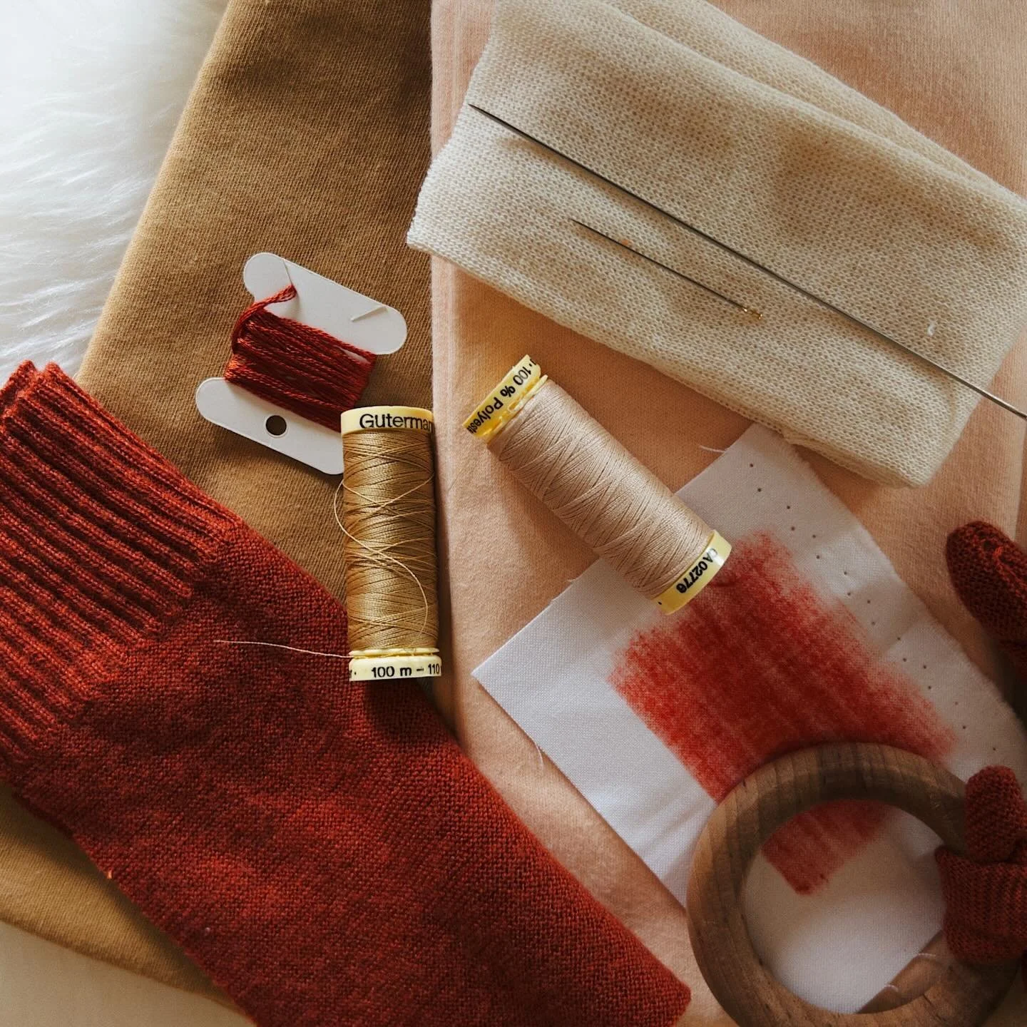 Our materials arrived for our Spring Sea of Support a Circle 🫶🏻🪡🐑🎵 #waldorfinspired #seaofsupport #expressivearts #newbornmomcircle