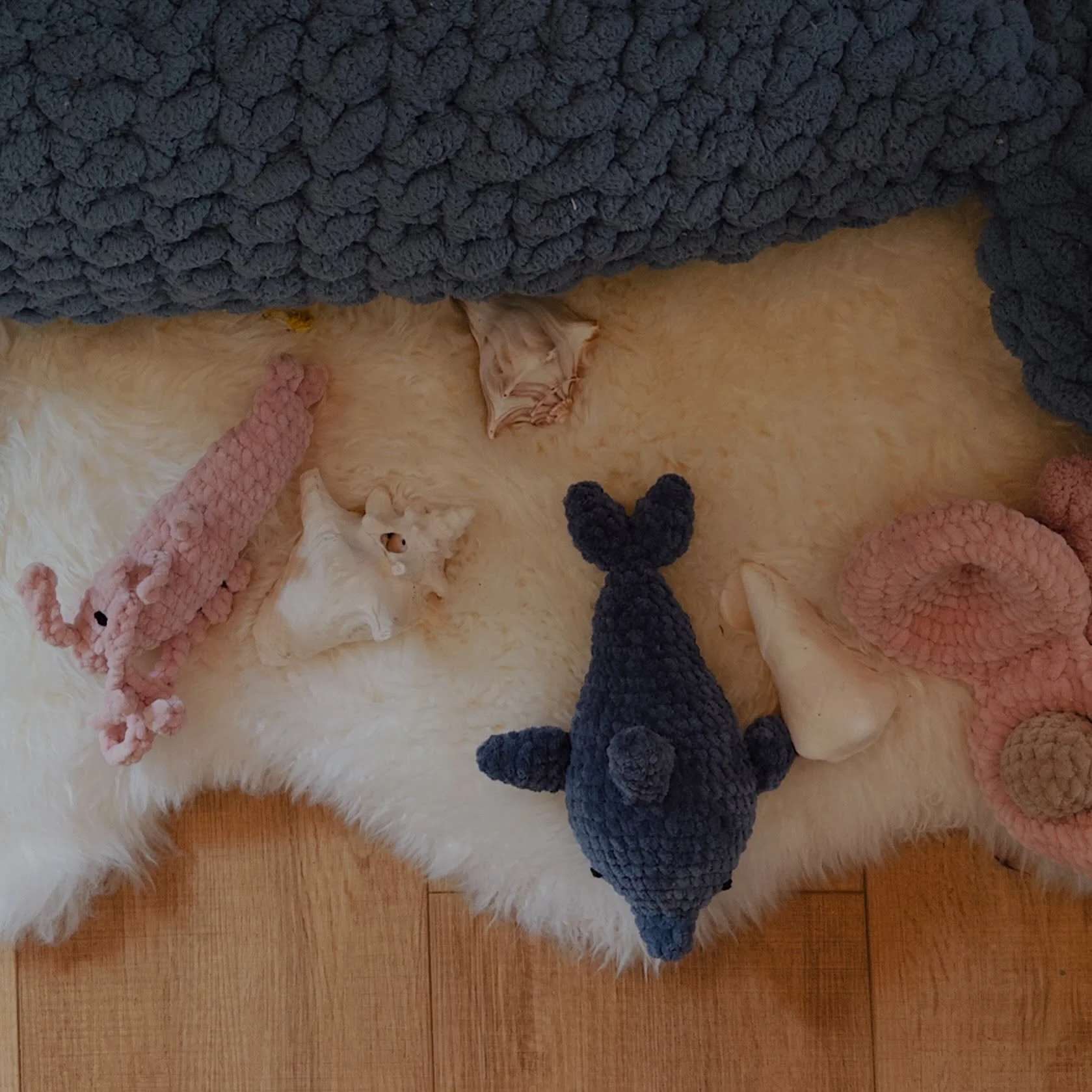 I have fallen in love with our new seashell song here in the studio. Introduced to us by @thefeltedacorns during sea of support group! We have tailored it to teach the seasources not only in group but also in individual sessions 🎵 if you are looking