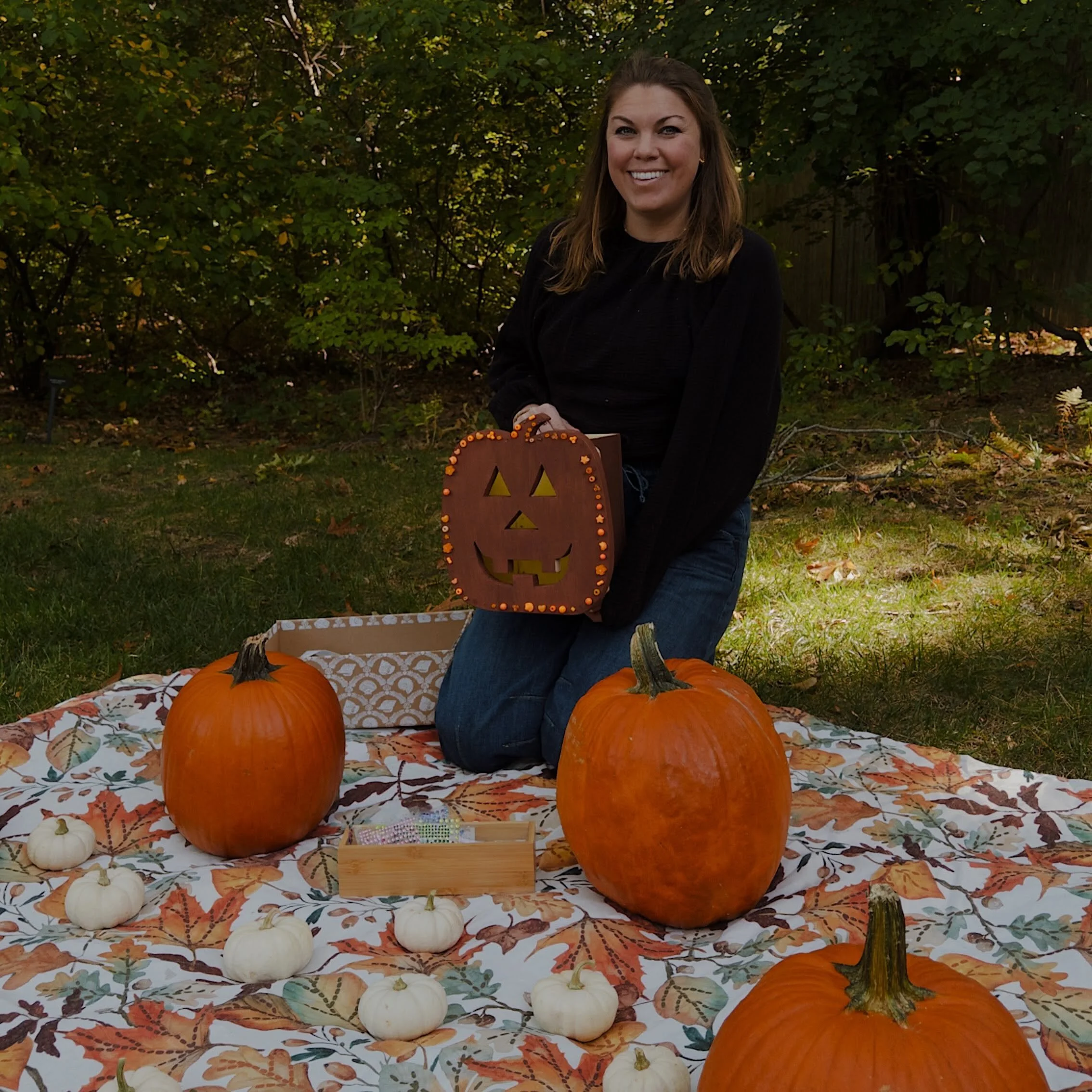 Our first Shuckfest was an A+ day filled with art, connection, and community creativity. Thank you to everyone who stopped at the kids zone to decorate pumpkin, play games, and zen doodle with us 🎃🦪