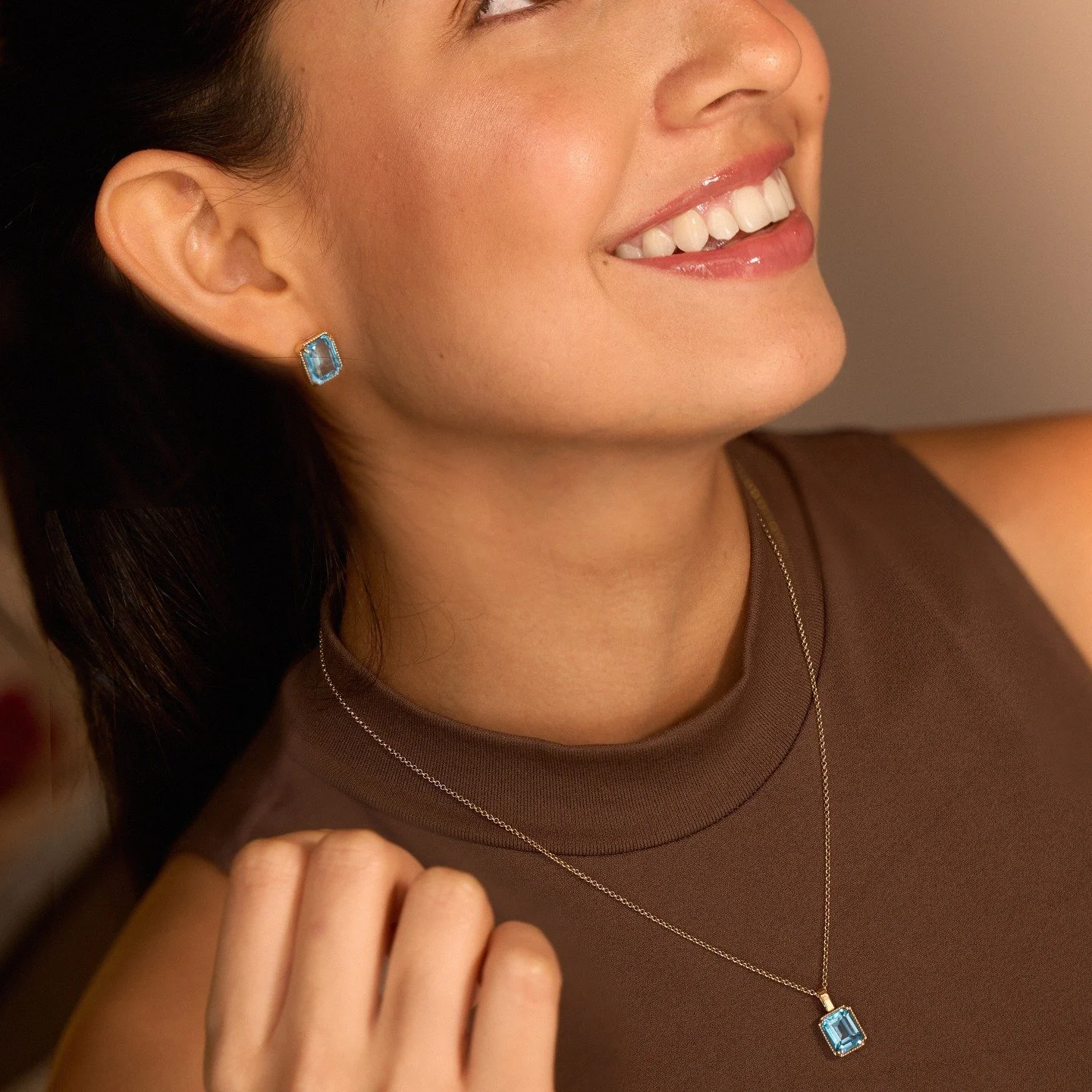 Un color que captura miradas, despierta emociones y transforma lo cotidiano en algo extraordinario.