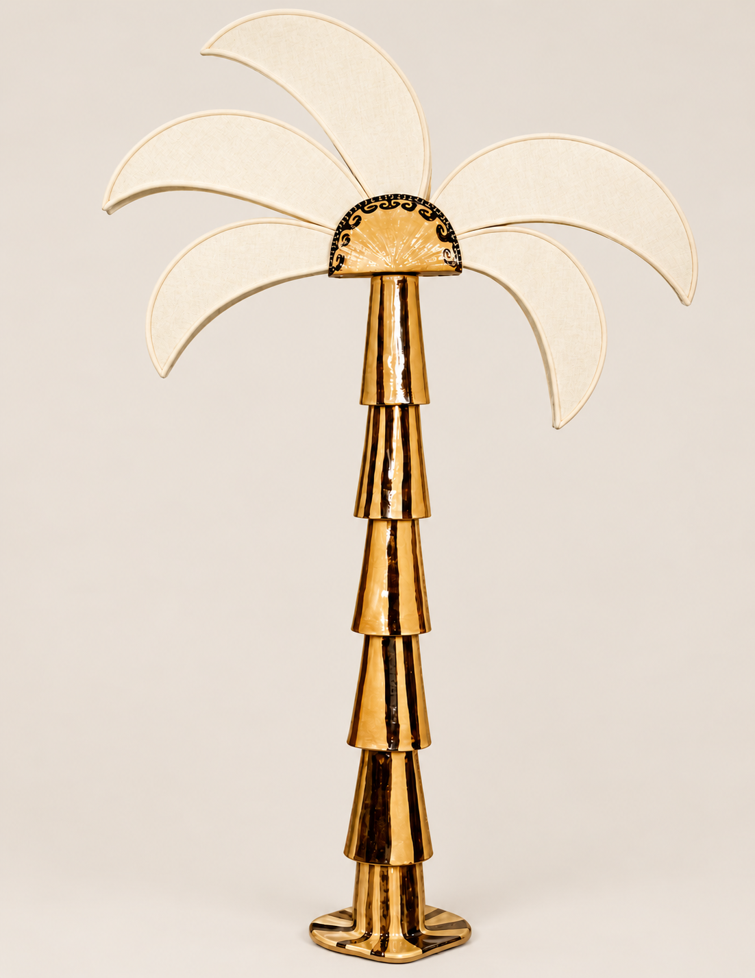 Lamp palmier doré aux feuilles crème.png