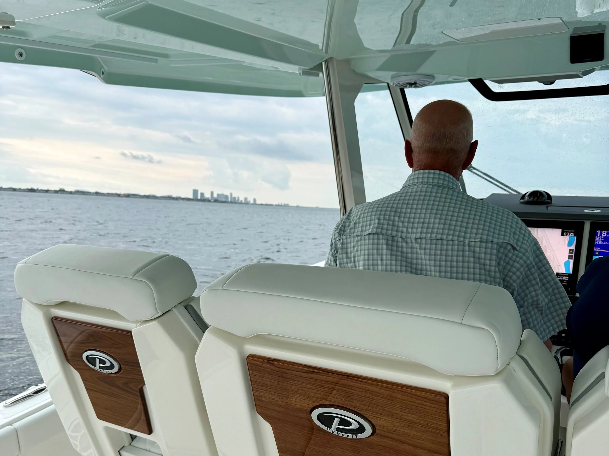 Pursuit S 35 Cruising By St. Pete, Fl