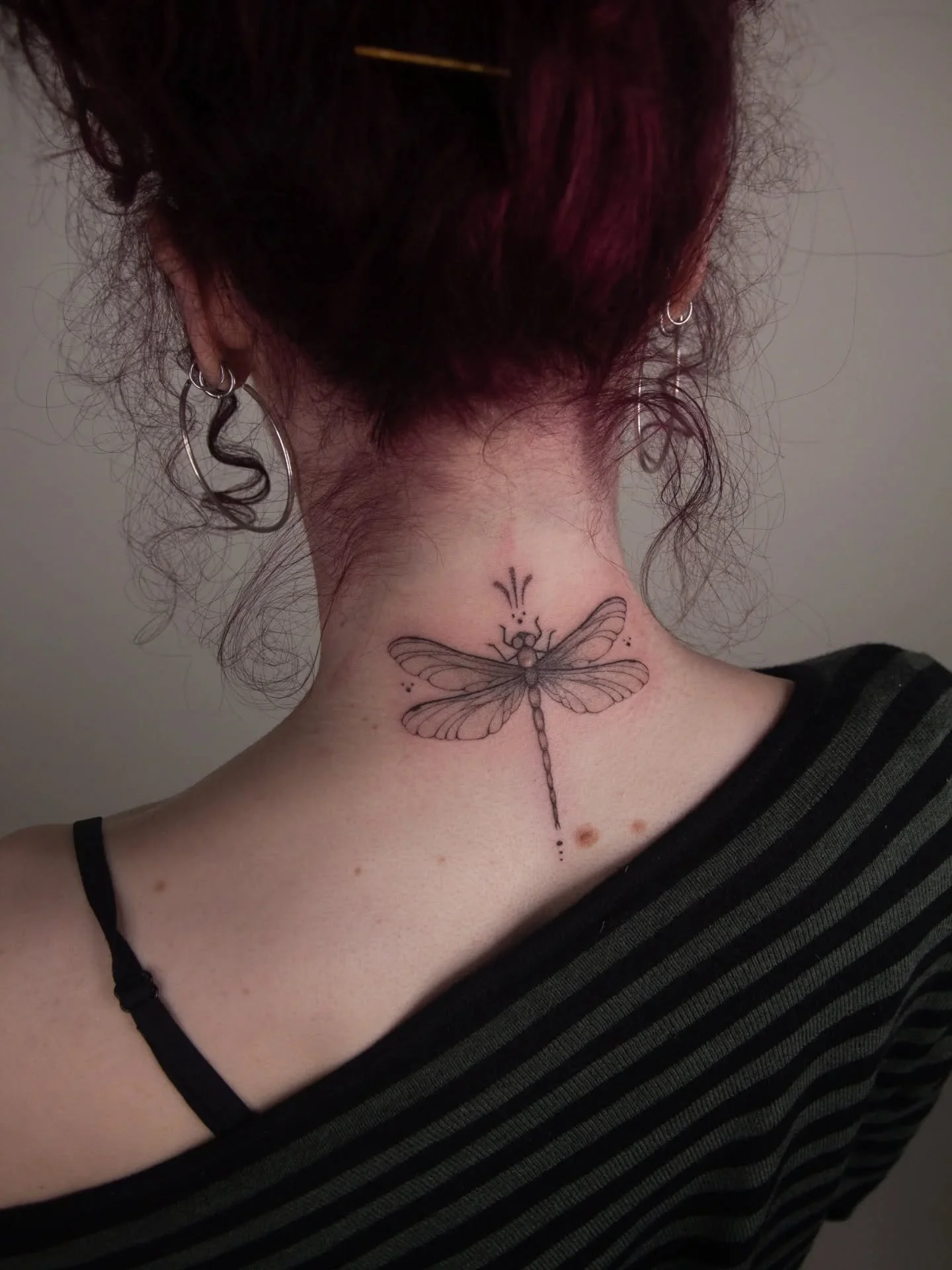 Stillness, strength and transformation ✨️
A super soft, fine line dragonfly in subtle black and grey shades for this clients first tattoo. Thanks for the trust!

DMs open for bookings and custom ideas.
.
.
.
Fine line delicate dragonfly tattoo Bright