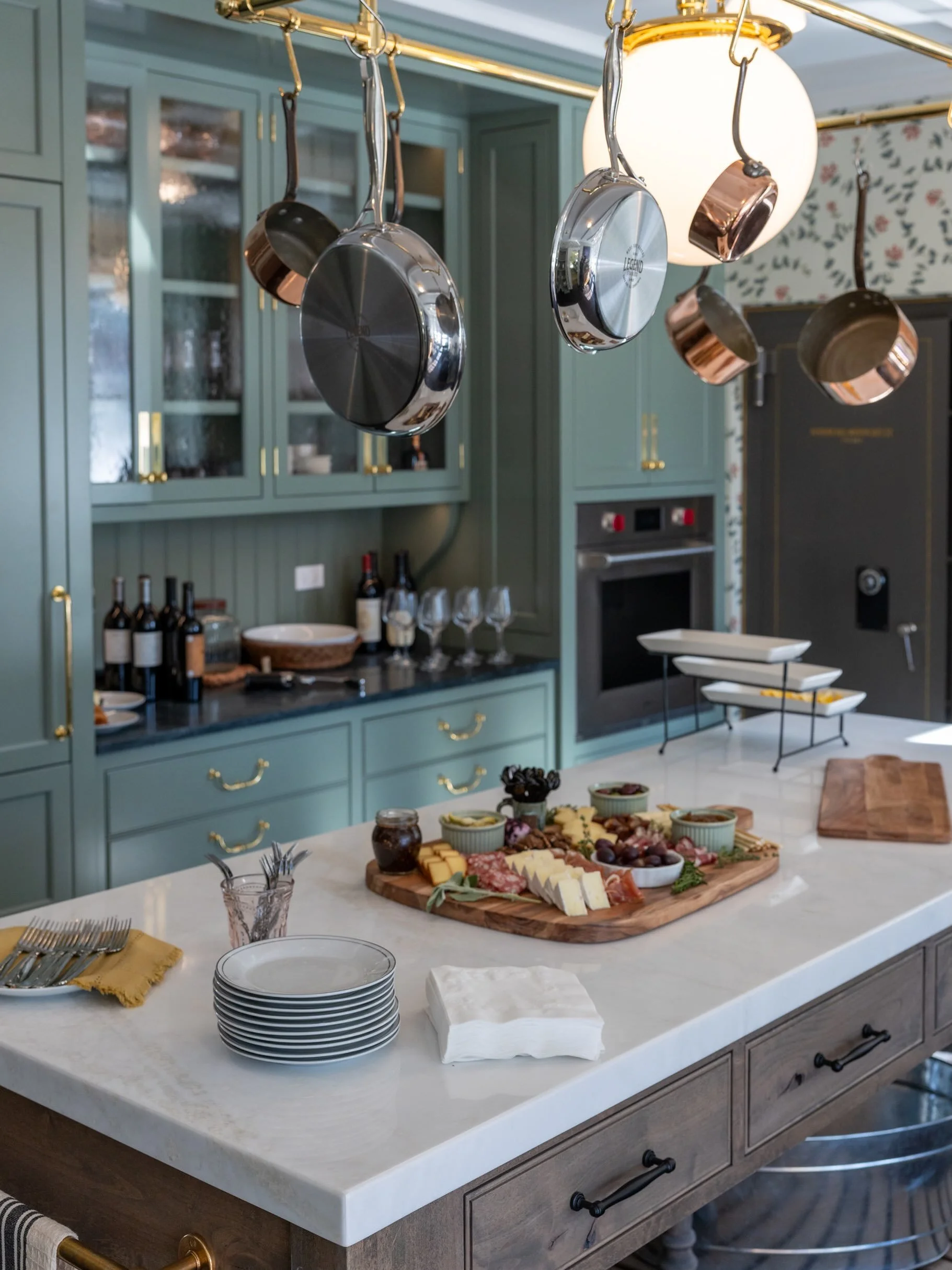 Bonjour Friends! We invite you to gather with us at the Mansion for an afternoon of fine bourbon, seasonal flavors, and cooking over an open fire.

Saturday, August 29
12:00 PM &ndash; 3:00 PM
Bourbon Tasting &amp; Seasonal Bites

Sunday, August 30
1