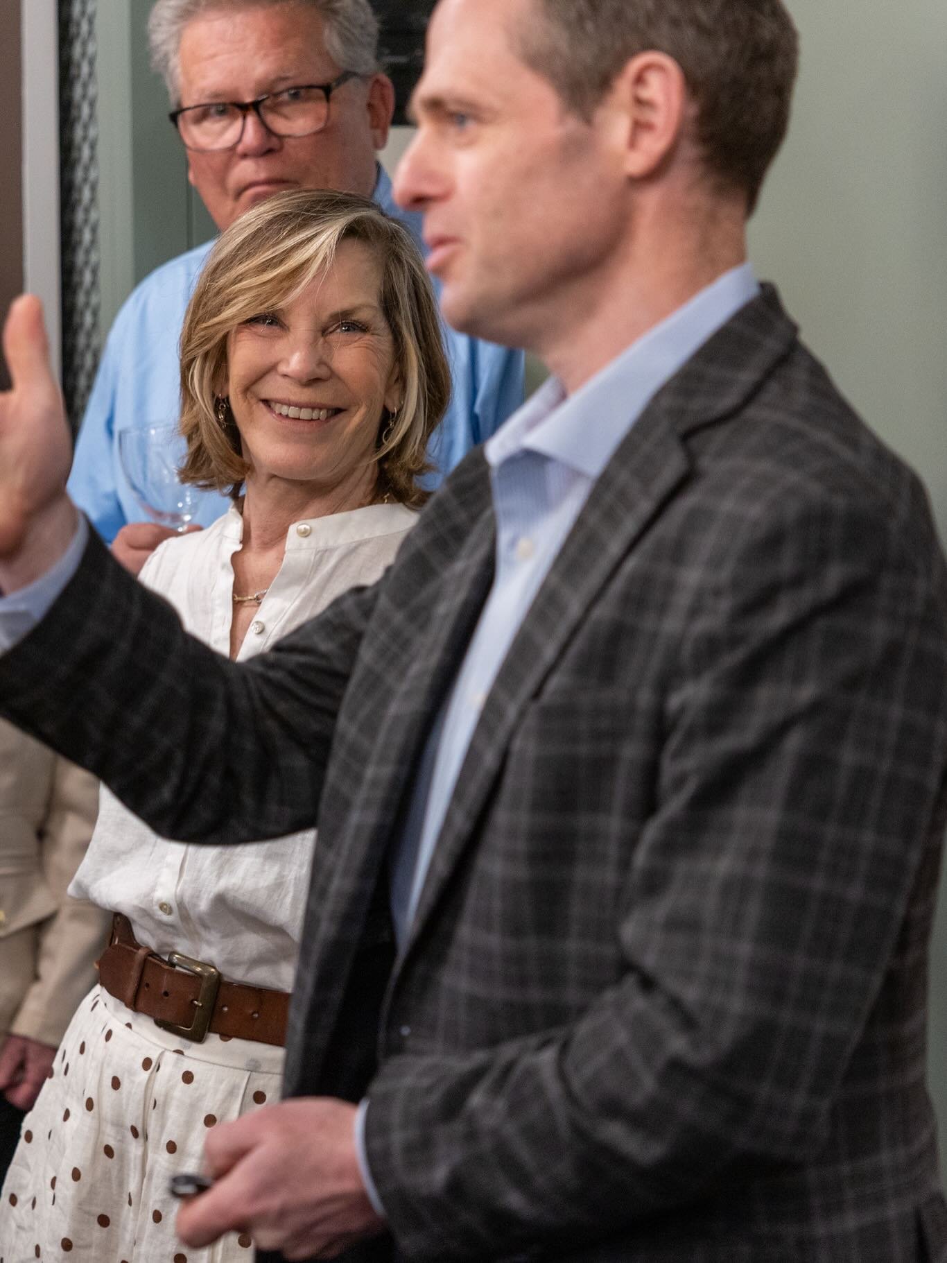 A spring evening well spent. 

This past April, friends gathered at La Belle Vie to share exceptional wines from Silver Oak, seasonal fare, and meaningful conversation around the table.

As the sun set over the grounds, glasses were raised, stories w