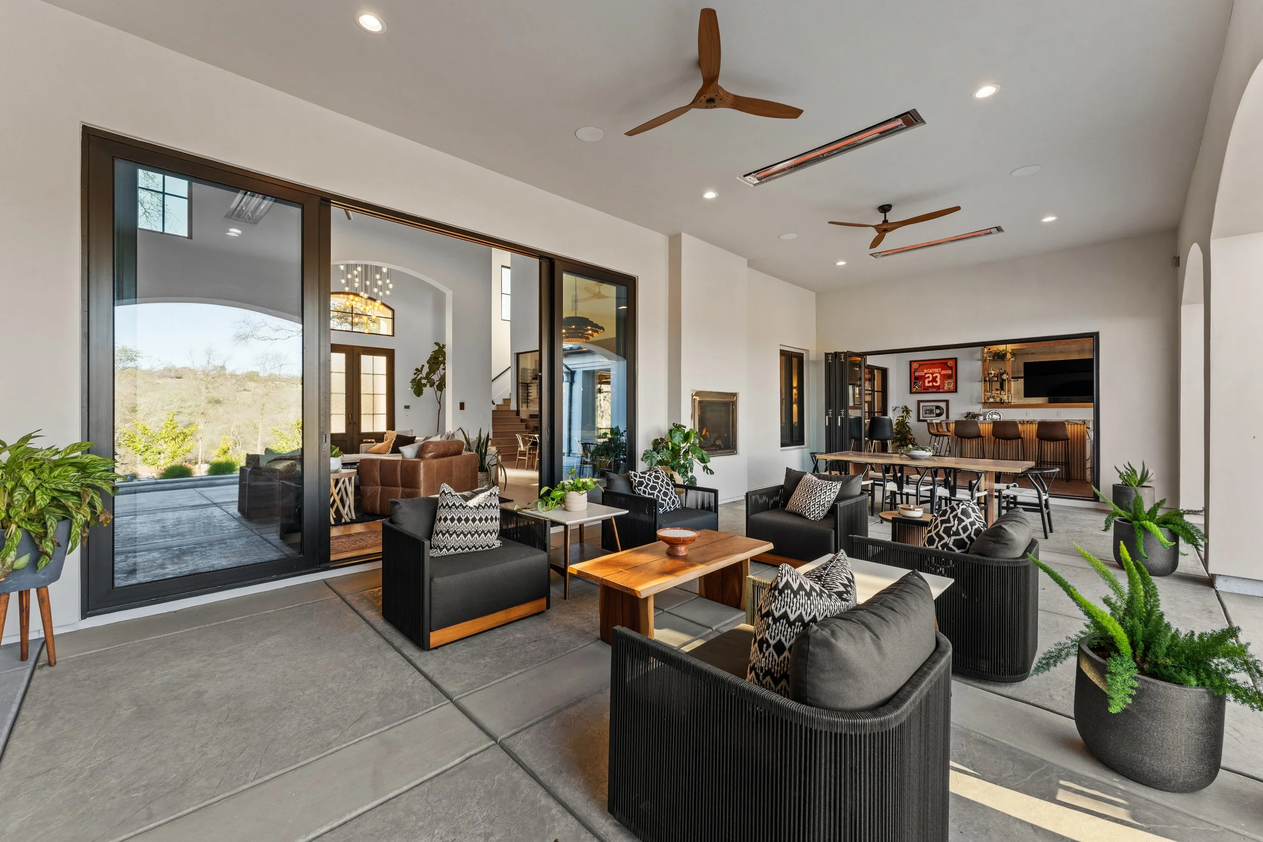 251 Mondrian - main 21.5.jpg