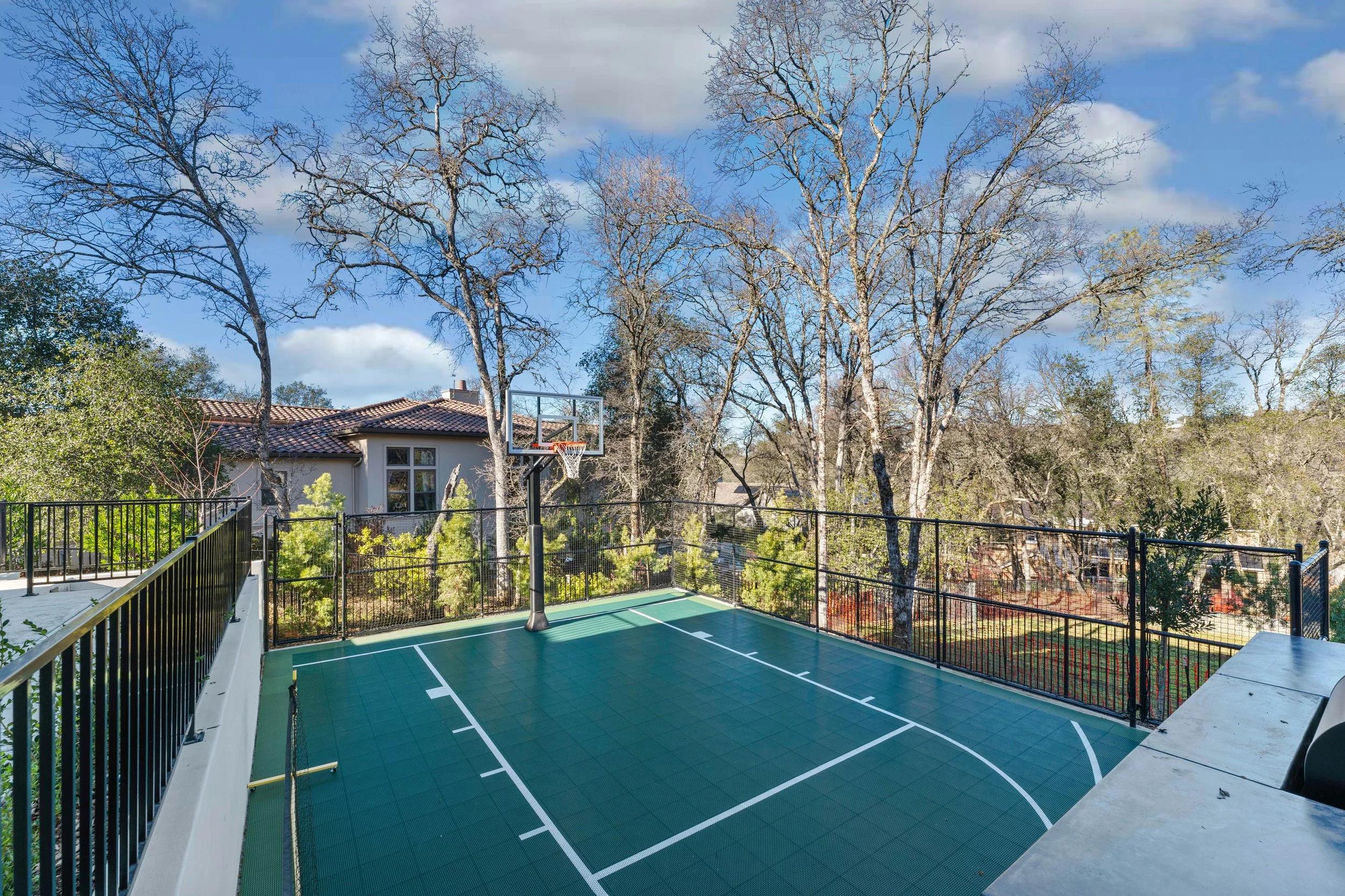 251 Mondrian - yard 19.jpg