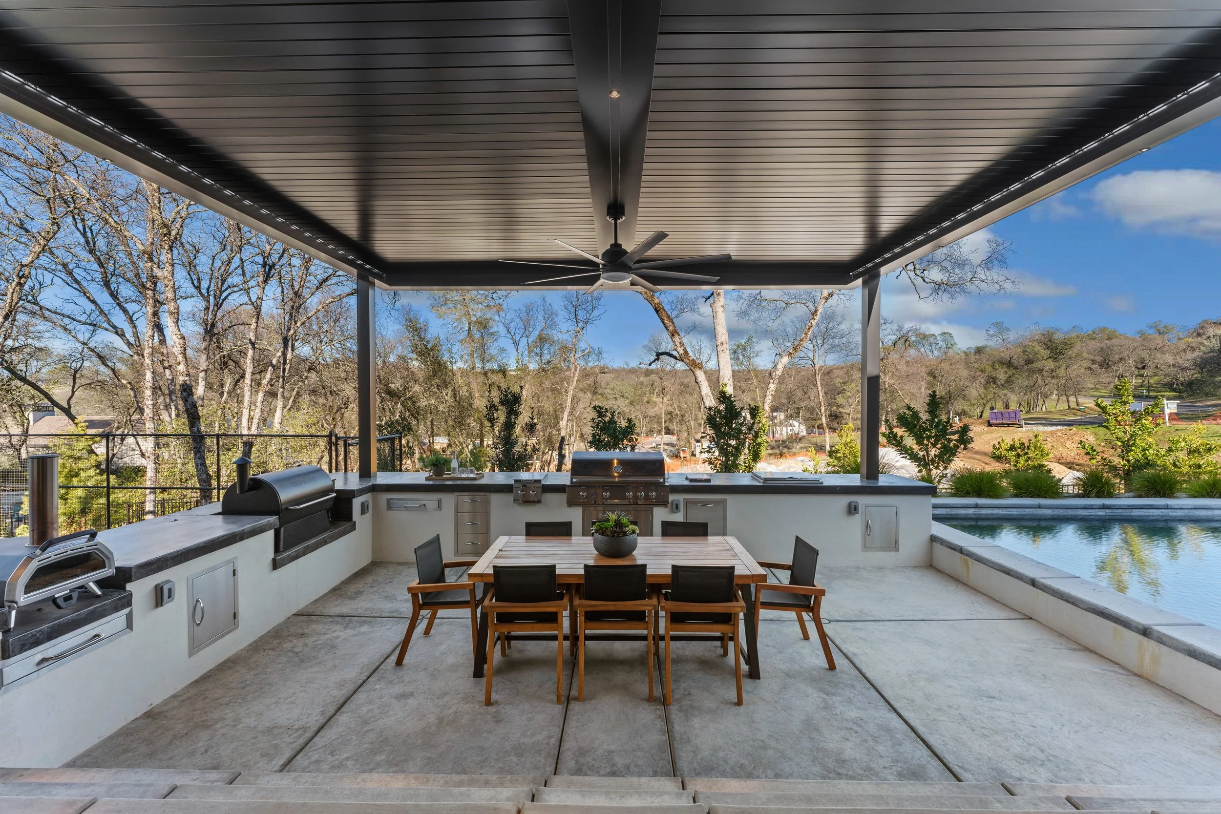 251 Mondrian - yard 18.jpg