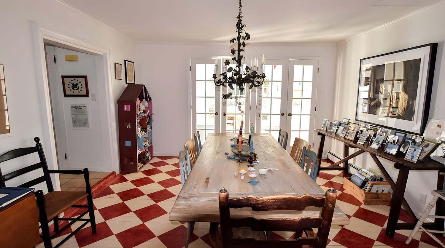 
40 South Howells Point Rd.