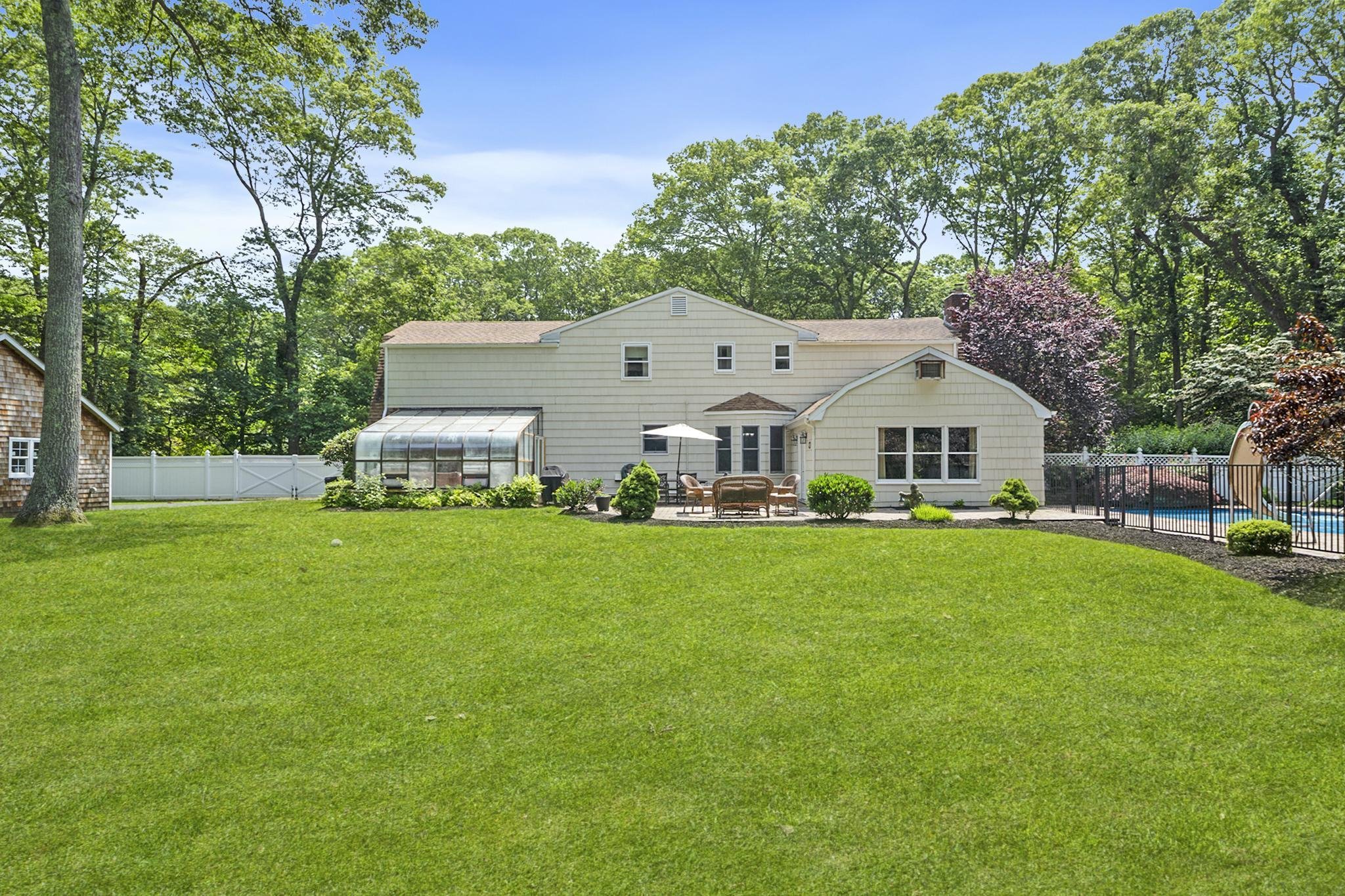 15 Stillwood Rd, Brookhaven Hamlet, NY  11719