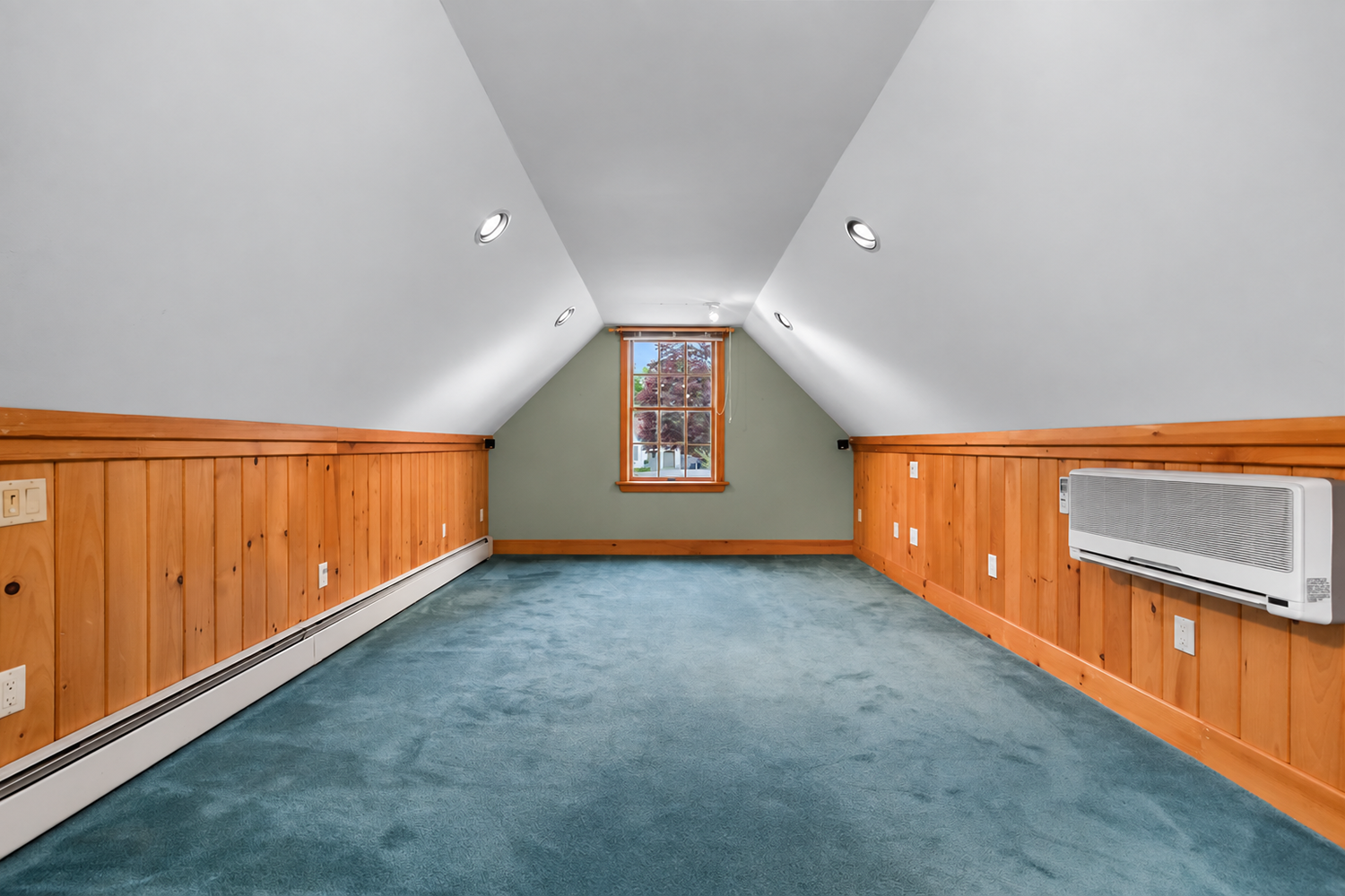 6 Prairie Lane Attic 2 Empty.png