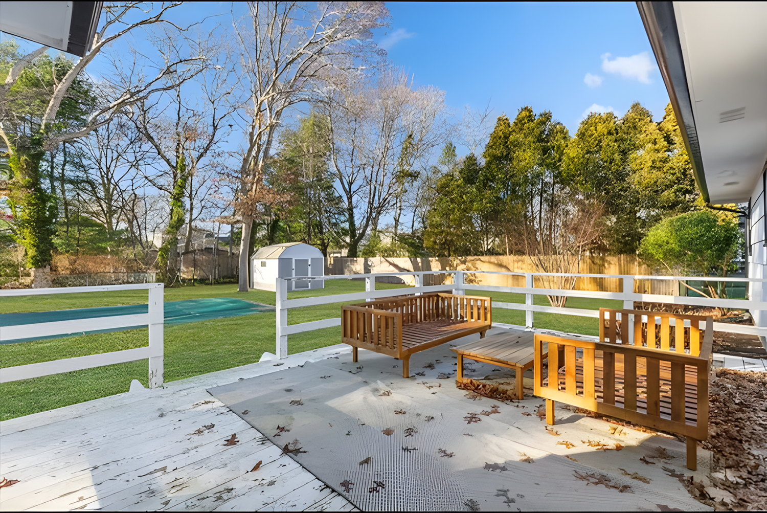 52 Colonial Ln. 