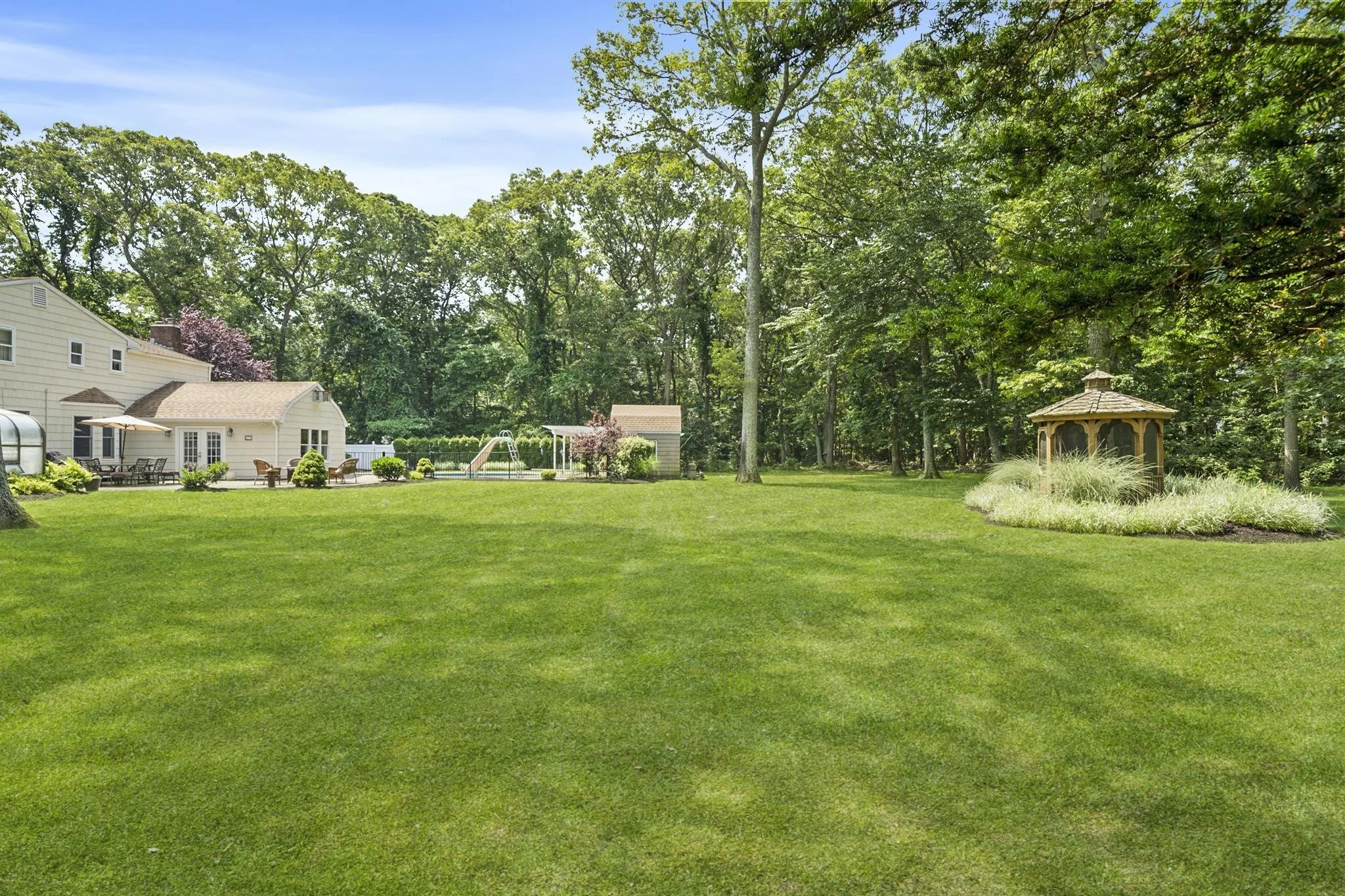 15 Stillwood Rd, Brookhaven Hamlet, NY  11719