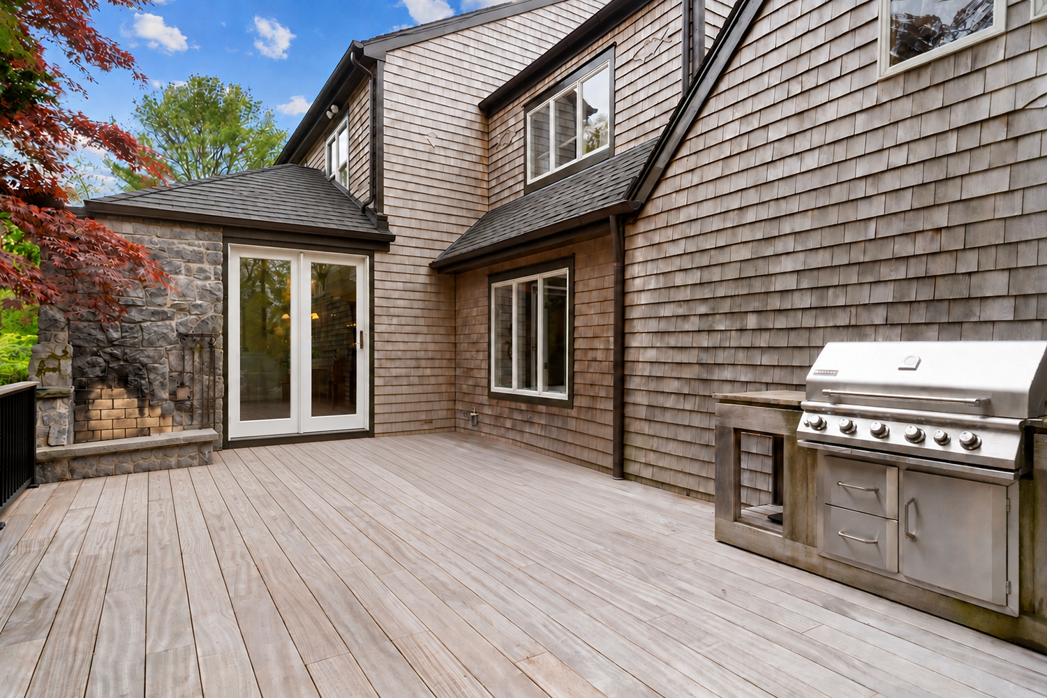 6 Prairie Lane Patio 3 empty.png