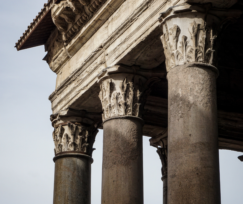 Laurie’s customers, Fernando and Kate embracing by the lake on their wedding day.