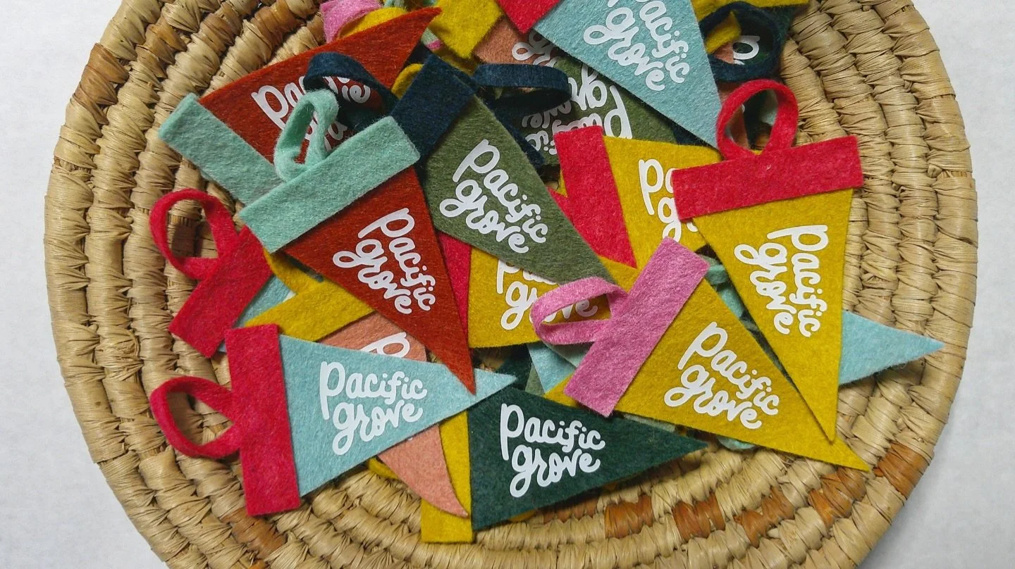 Small flags to rep PG! ✨
Perfect for your car mirror or any spot that needs a dash of charm, comes in tons of colors! 
Available now at studio 171