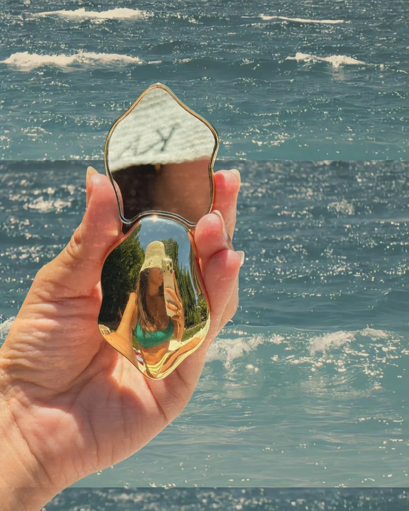 a reflection of your summer style 🪞

shop the Shoreline Bucket on our site charmerdesignbar.com 🌞

#customaccesories #coastalstyle #beachdays #resortwear #charmer
