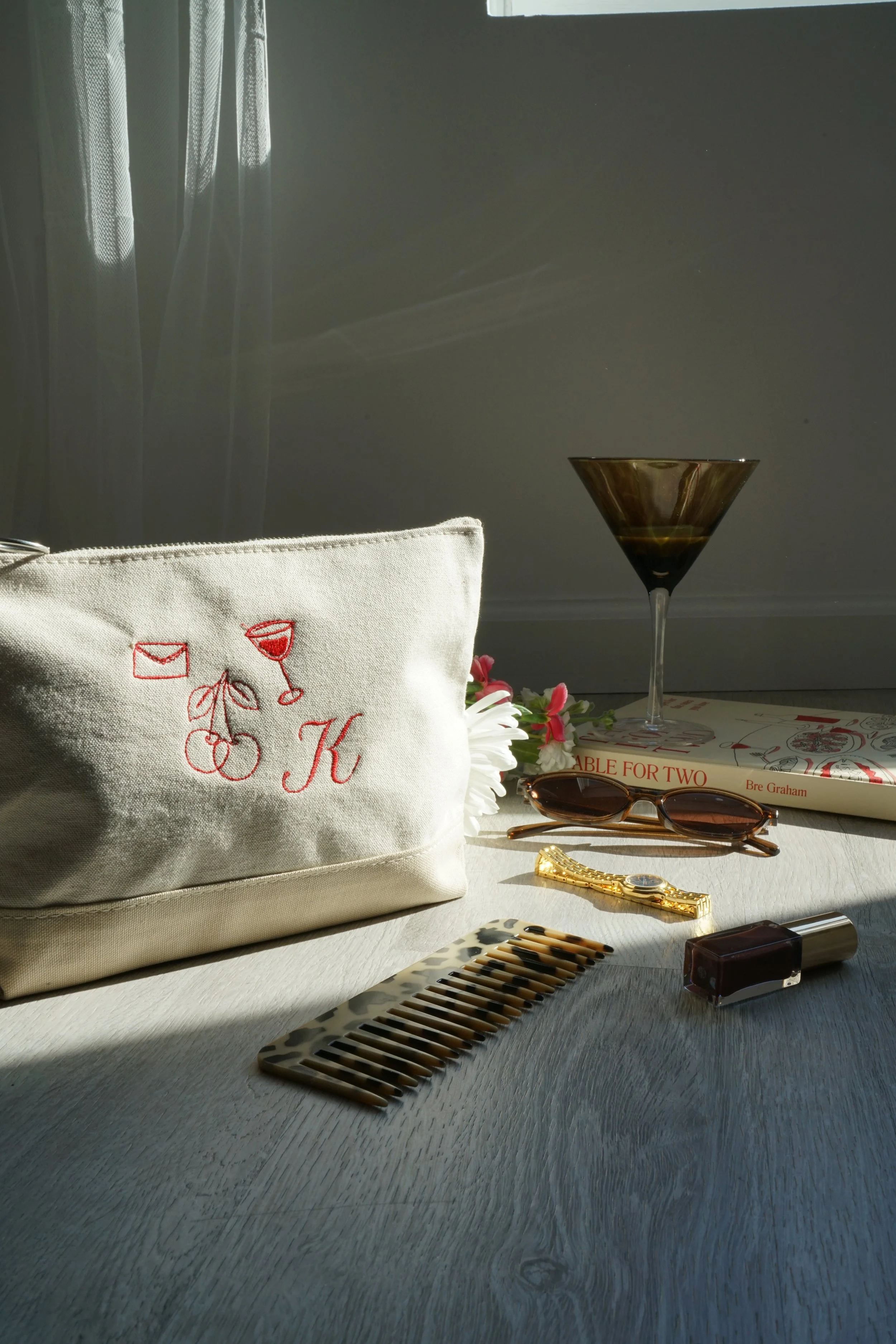 Graphic Girl Make Up Bag