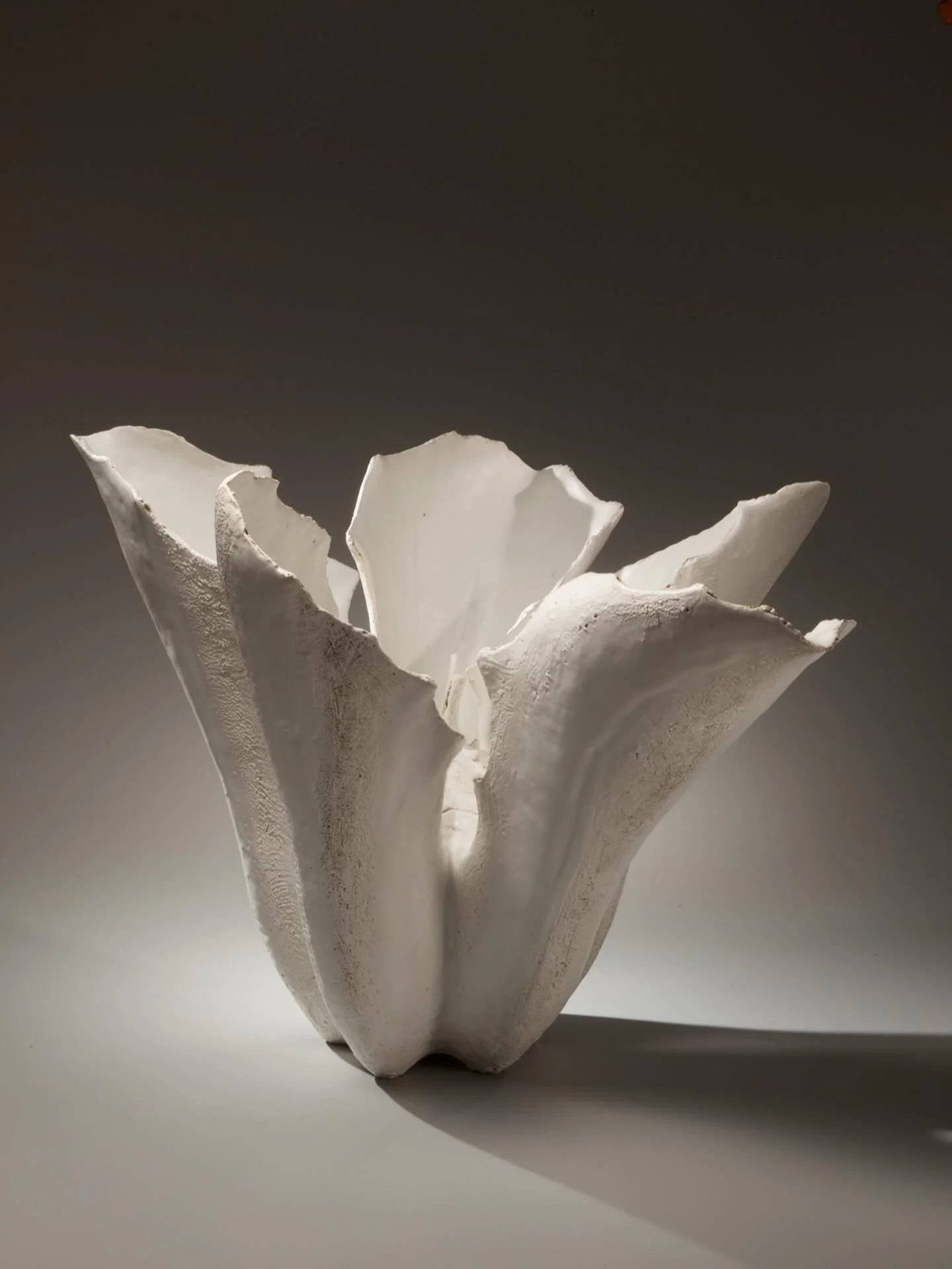 &mdash;
Artwork: Large white flower-shaped vessel
Artist: Koike Shōko
Medium: Stoneware with white glaze and glass glaze in interior cavity
Category: Ceramics
Source: @joanbmirvissltd