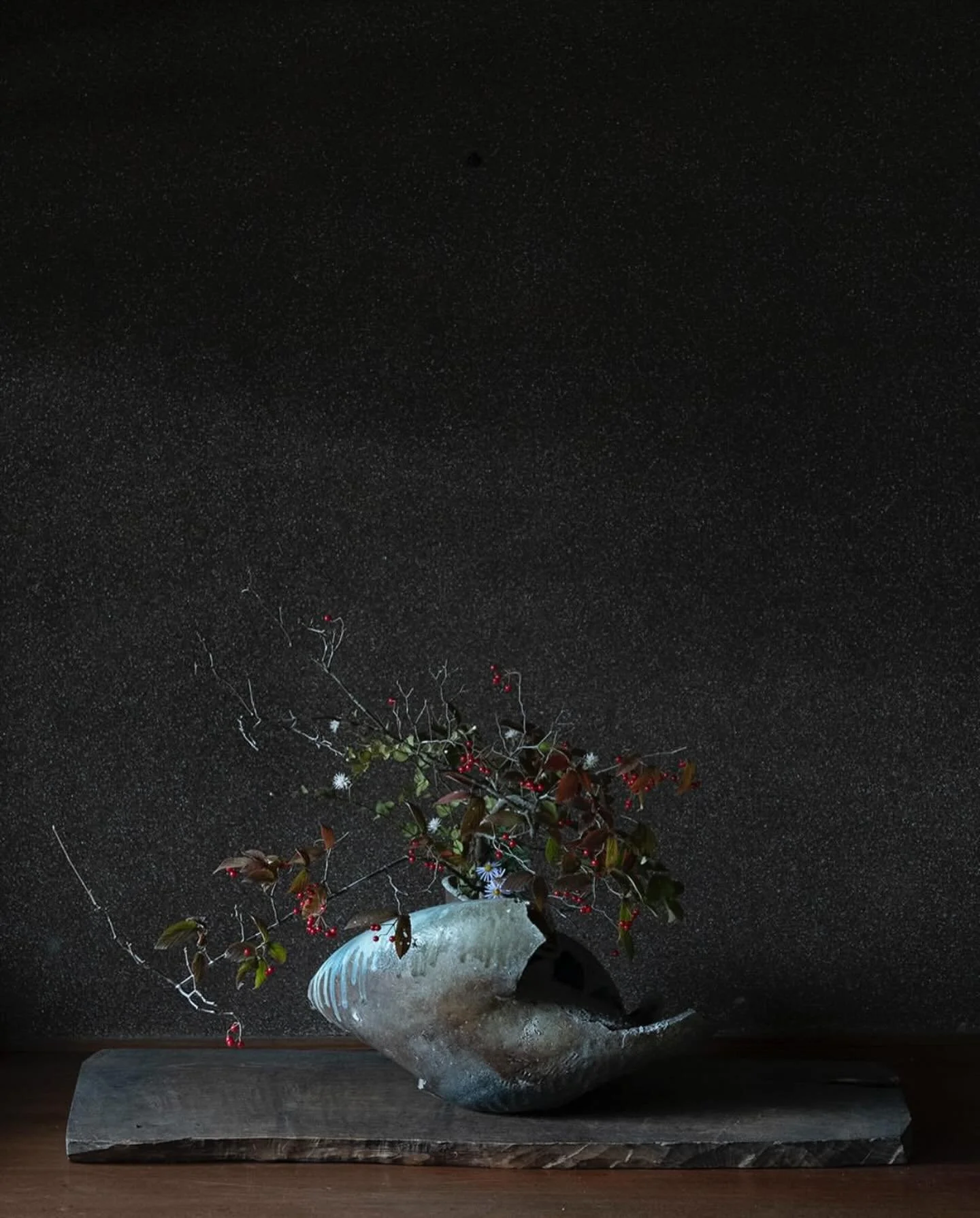 &mdash; @kaki.kogei.migiwa 

#spatialnarrative #artandspace #sensorypresence #embodiedperception #aestheticintelligence