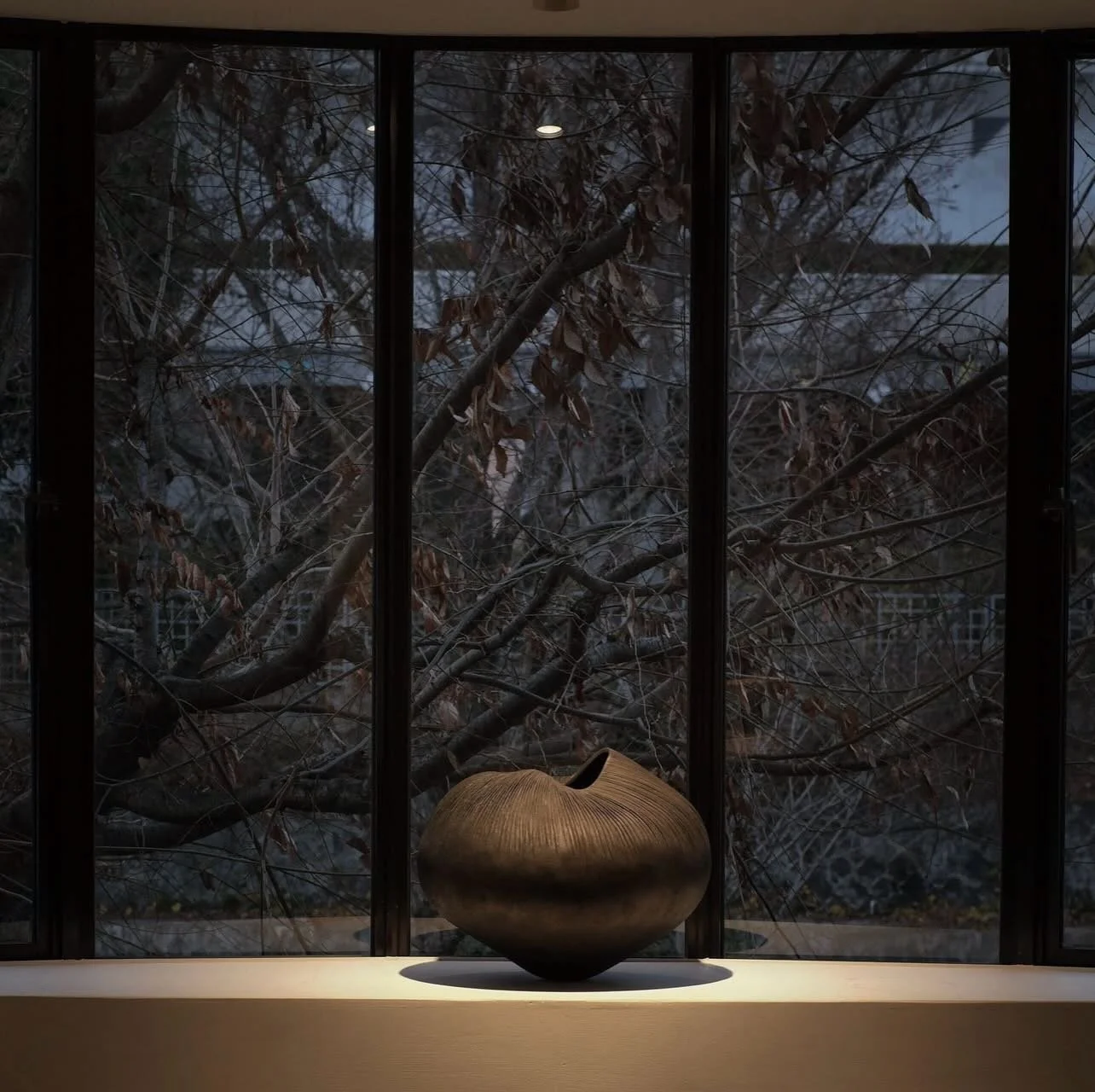 &mdash;
Artwork: &mdash;
Artist: @ysmchjoji 
Medium: Leather
Category: Decorative object
Source: @essencekyoto 

#spatialnarrative #artandspace #sensorypresence #embodiedperception #aestheticintelligence