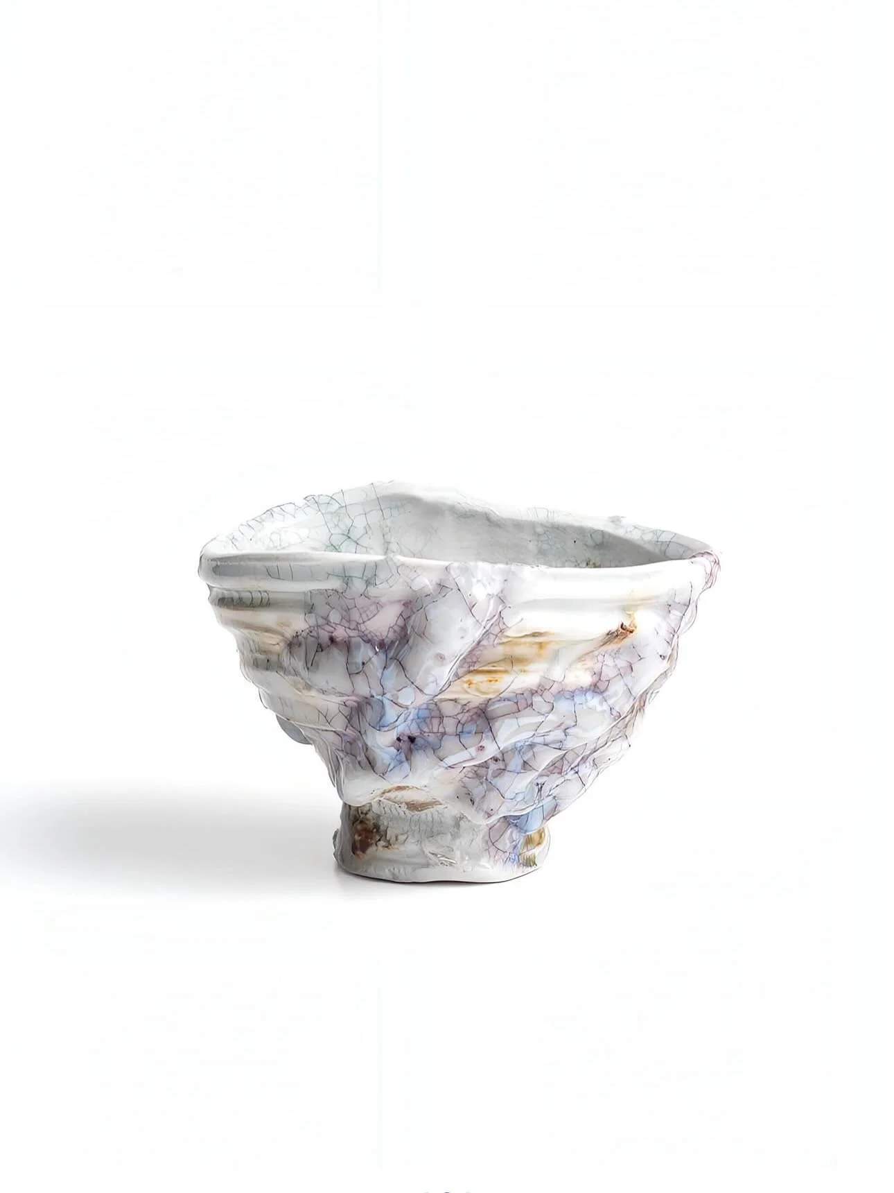 &mdash;
Artwork: Tea cup
Artist: Kodai Ujiie
Medium: Ceramic
Category: Living objects 
Source: @koudaiujiie 

#sensorypresence #embodiedperception #AestheticIntelligence #hospitalityexperience #sensorydesign