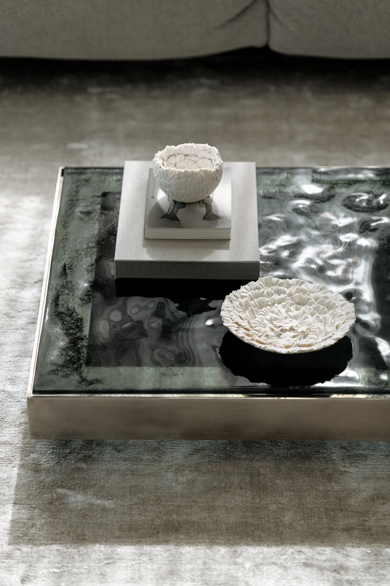 Coffee table design by Ines Lulkowska. Ceramics by Ceramicsmix Elza Jaszczuk.