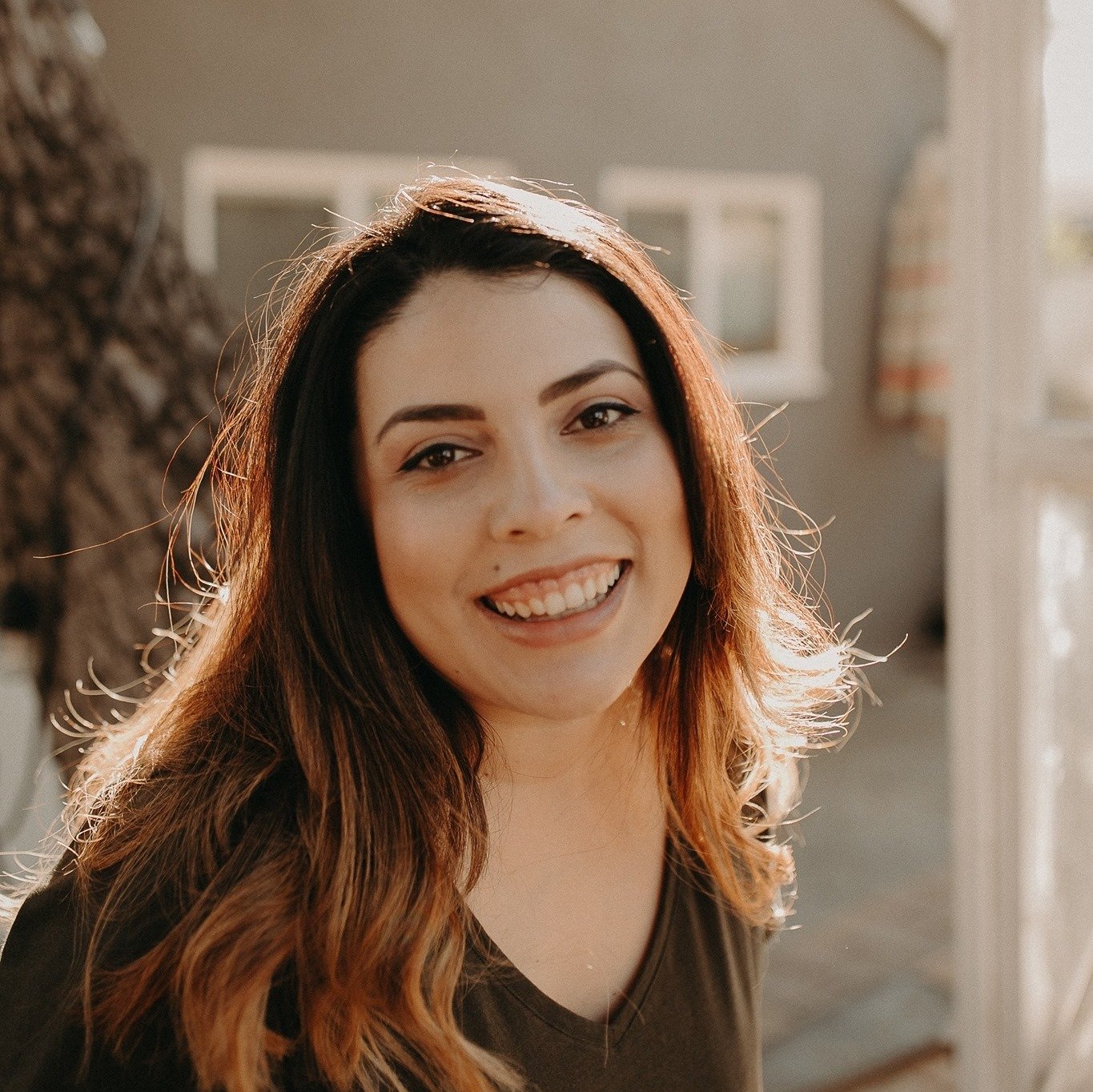 headshot of Nicole Deanda, wedding photographer