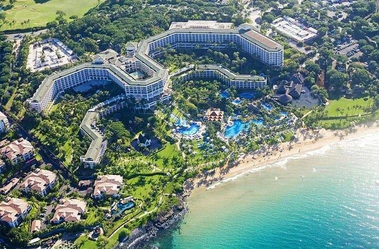 Top Family-Friendly Resorts on Maui (With Babysitting &amp; Childcare Options in Wailea)