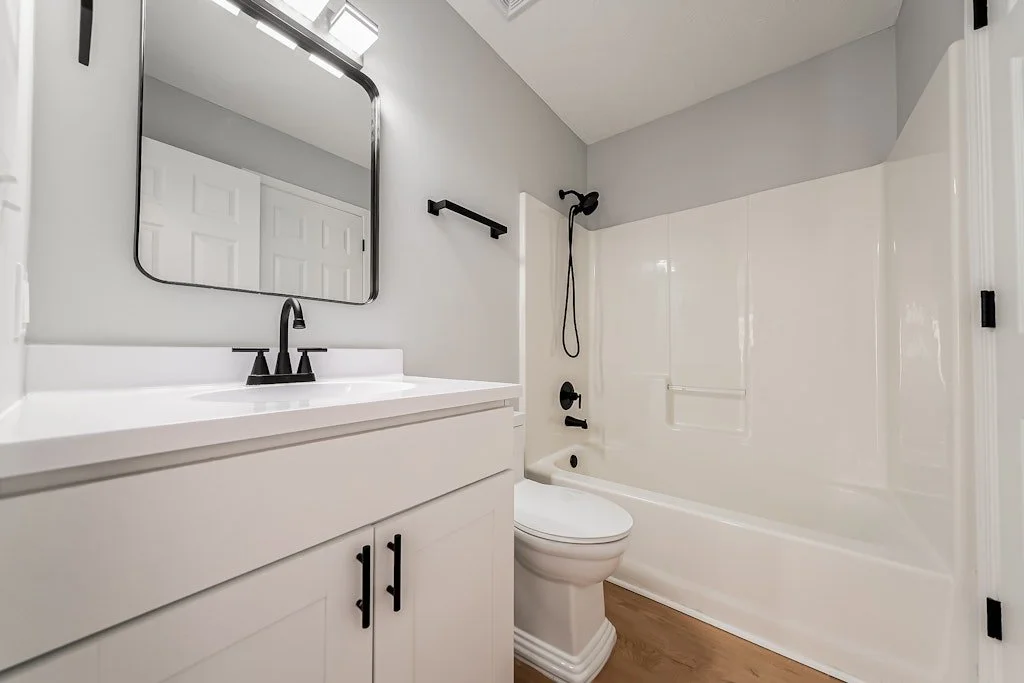 2394 E 39th St - 26.jpg