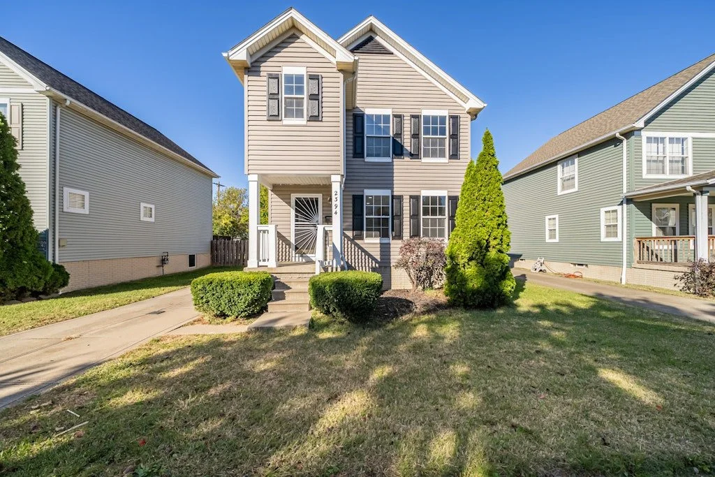 2394 E 39th St - 02.jpg