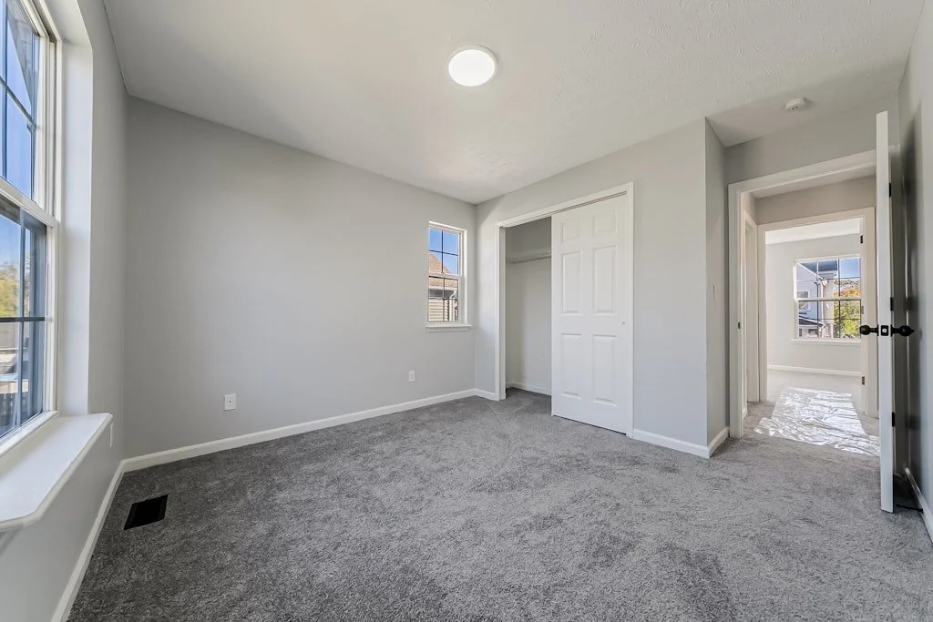 2394 E 39th St - 29.jpg