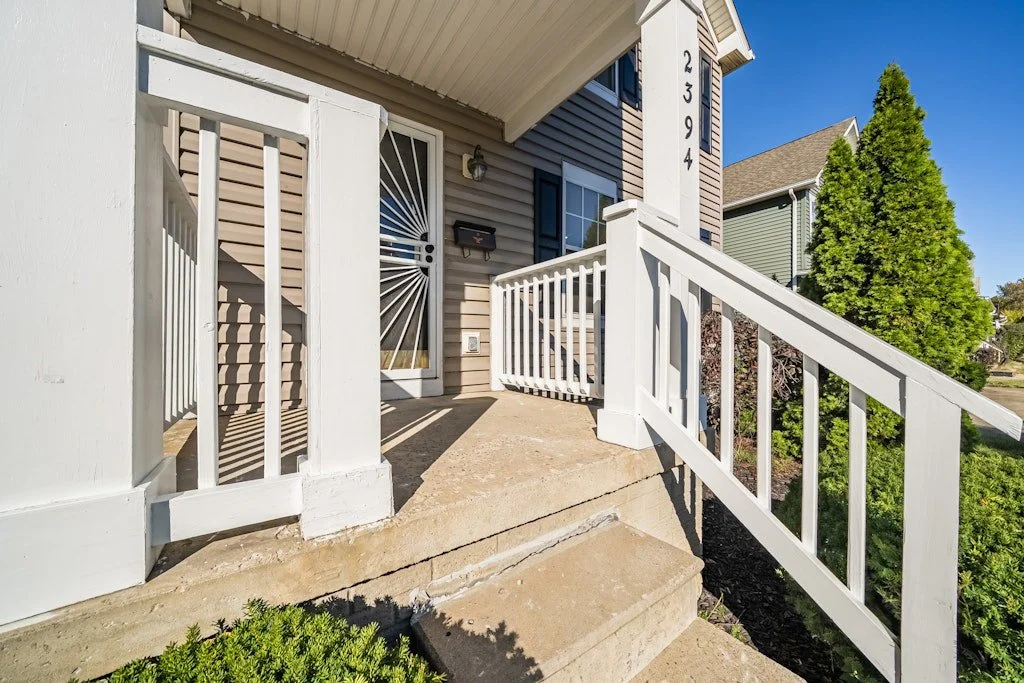 2394 E 39th St - 05.jpg