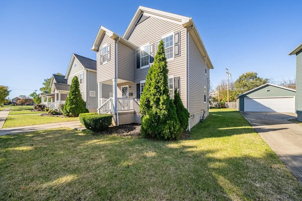 2394 E 39th St - 03.jpg