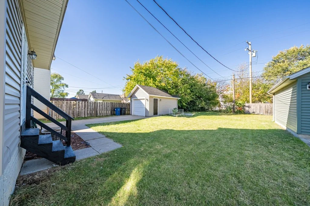 2394 E 39th St - 42.jpg