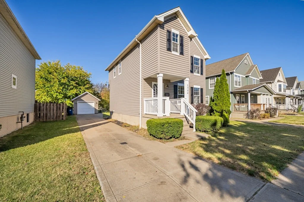 2394 E 39th St - 04.jpg