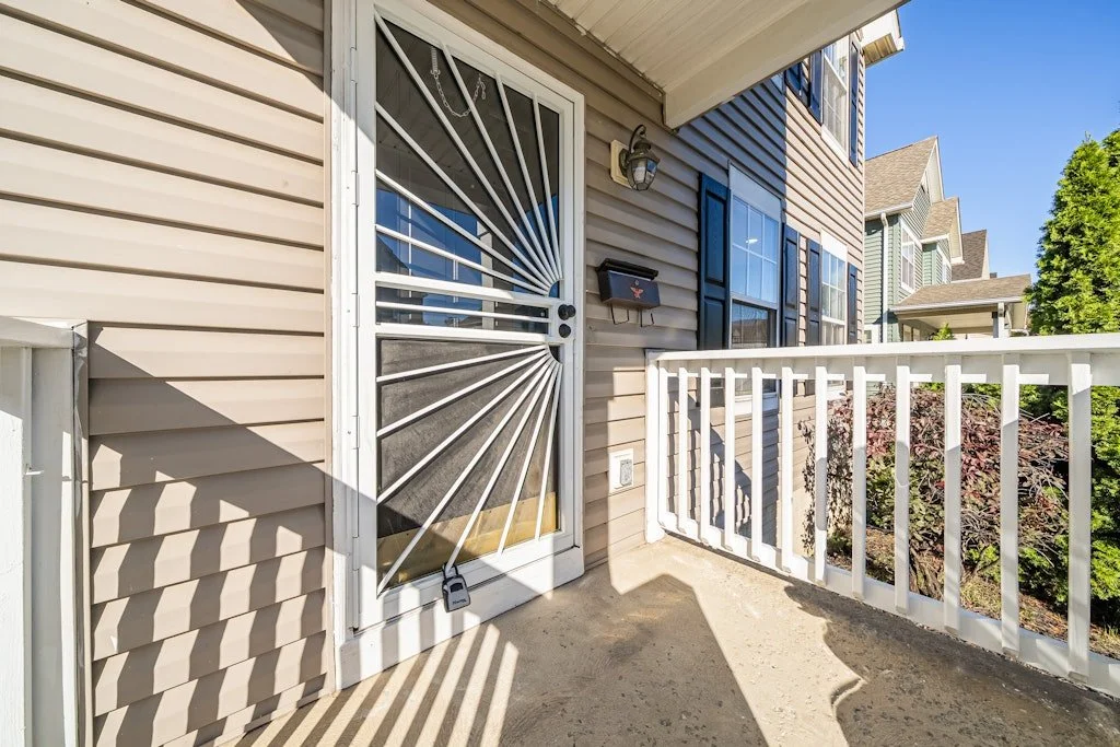 2394 E 39th St - 07.jpg