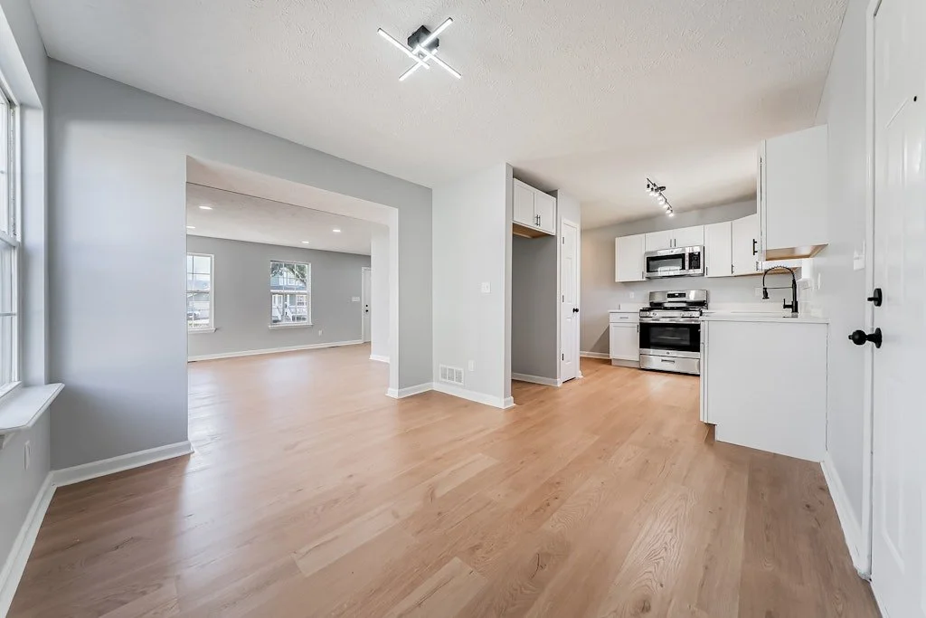 2394 E 39th St - 12.jpg