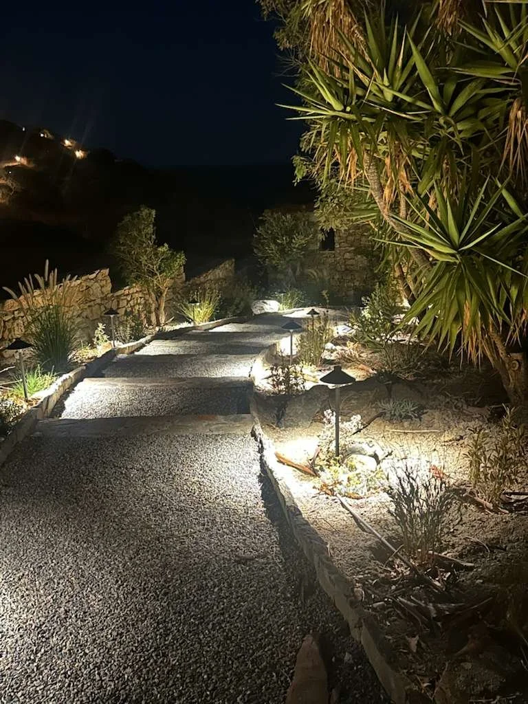 PHOTO-2025-12-11-12-33-42 4.jpg