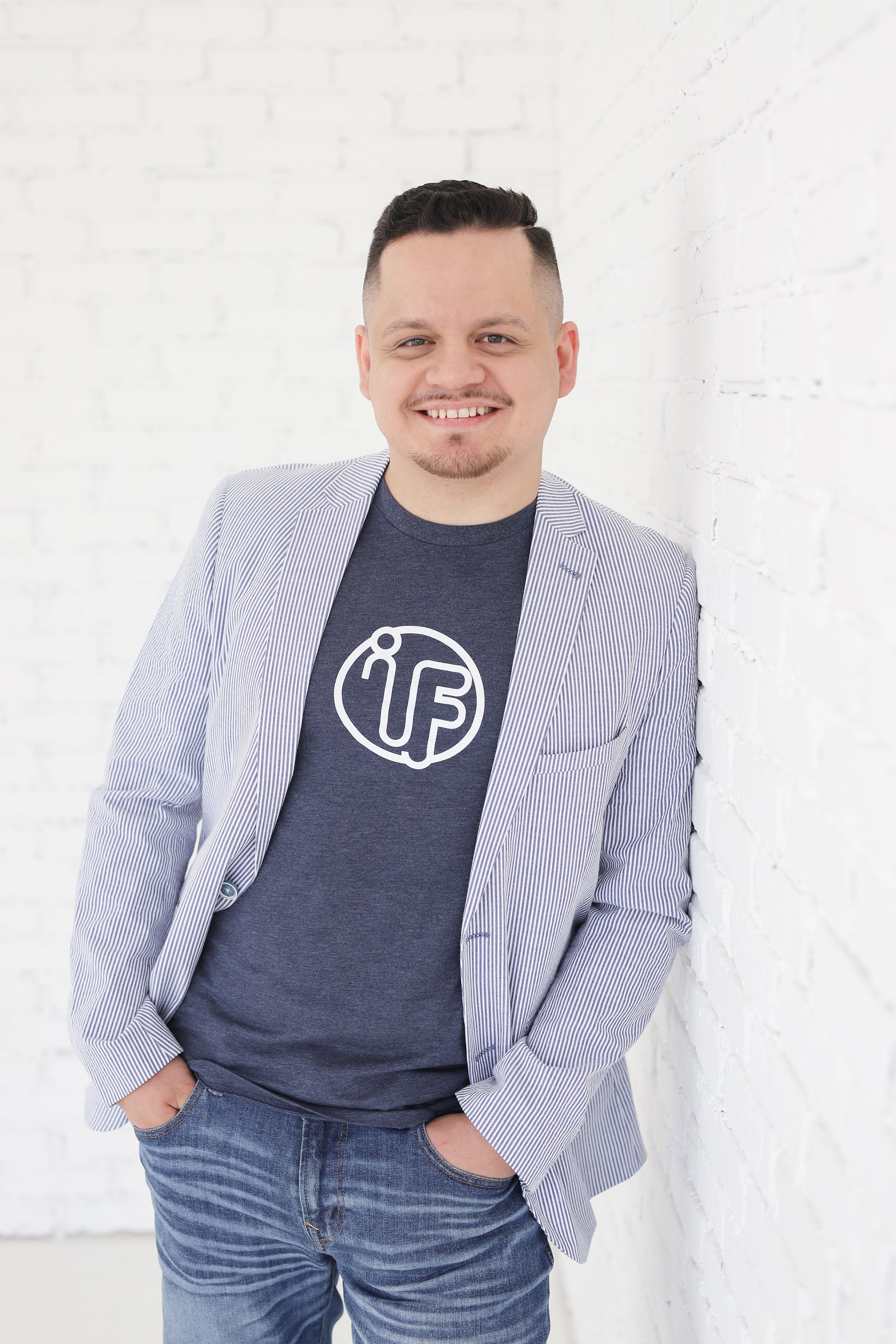 Alex Valle Mini Branding Session-6.jpg