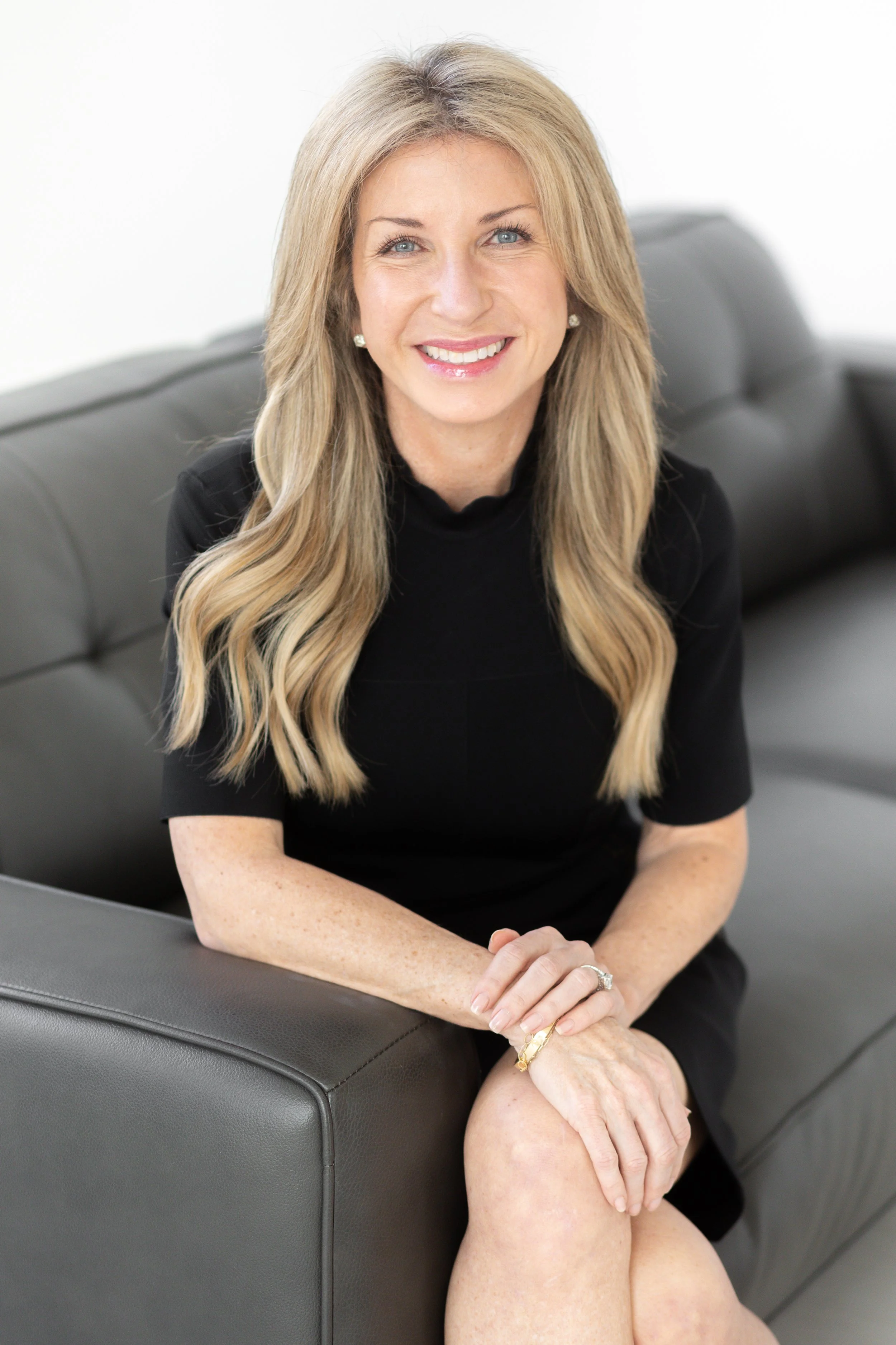 Penny Johnson Headshot Mini Session-18.jpg