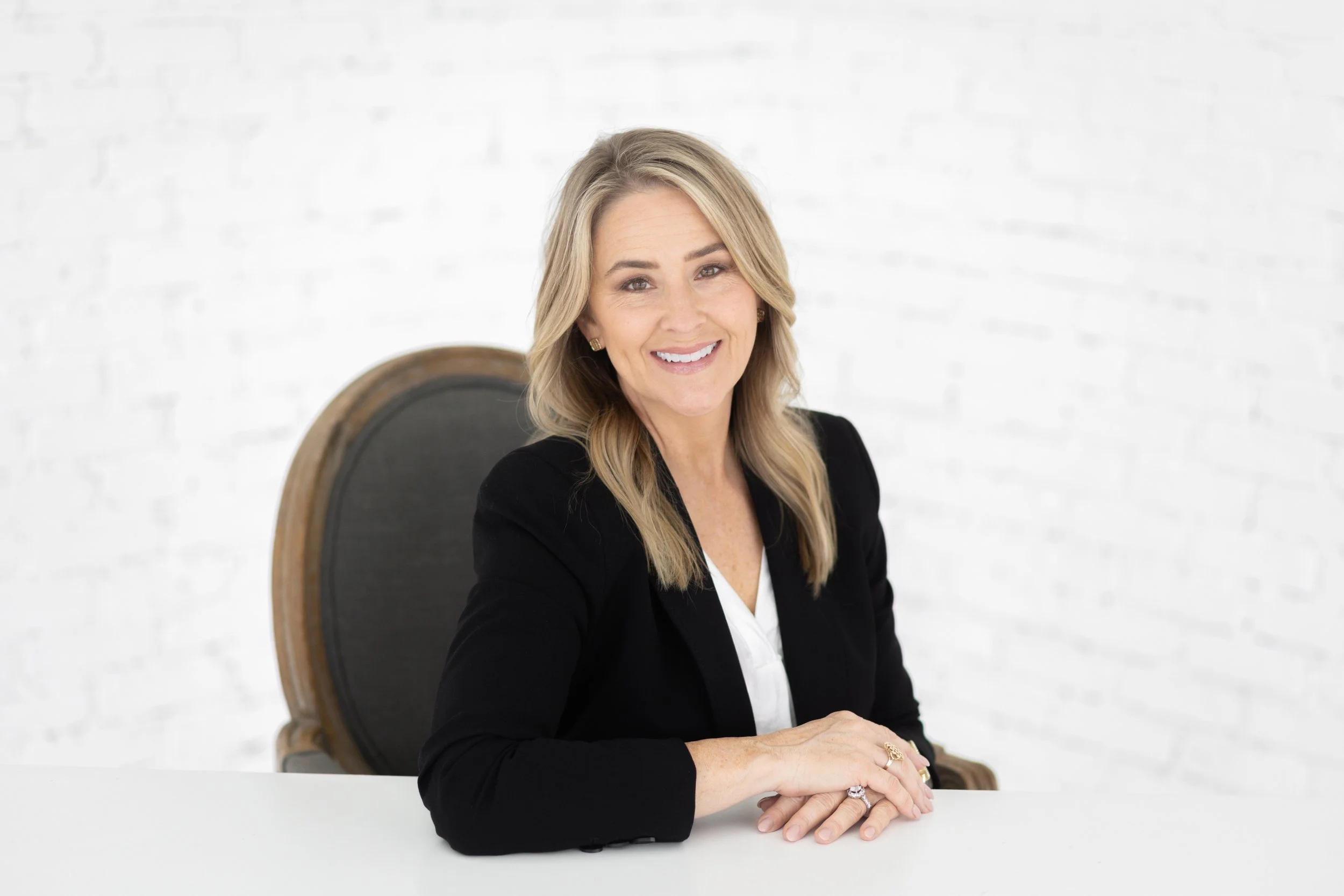 Lezlie Habern Headshot Mini Session-4.jpg