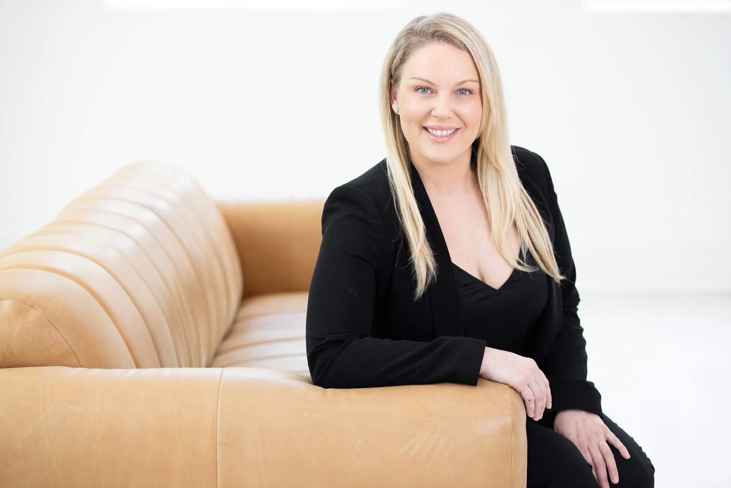 Laura Ciardetti Headshot session-20.jpg