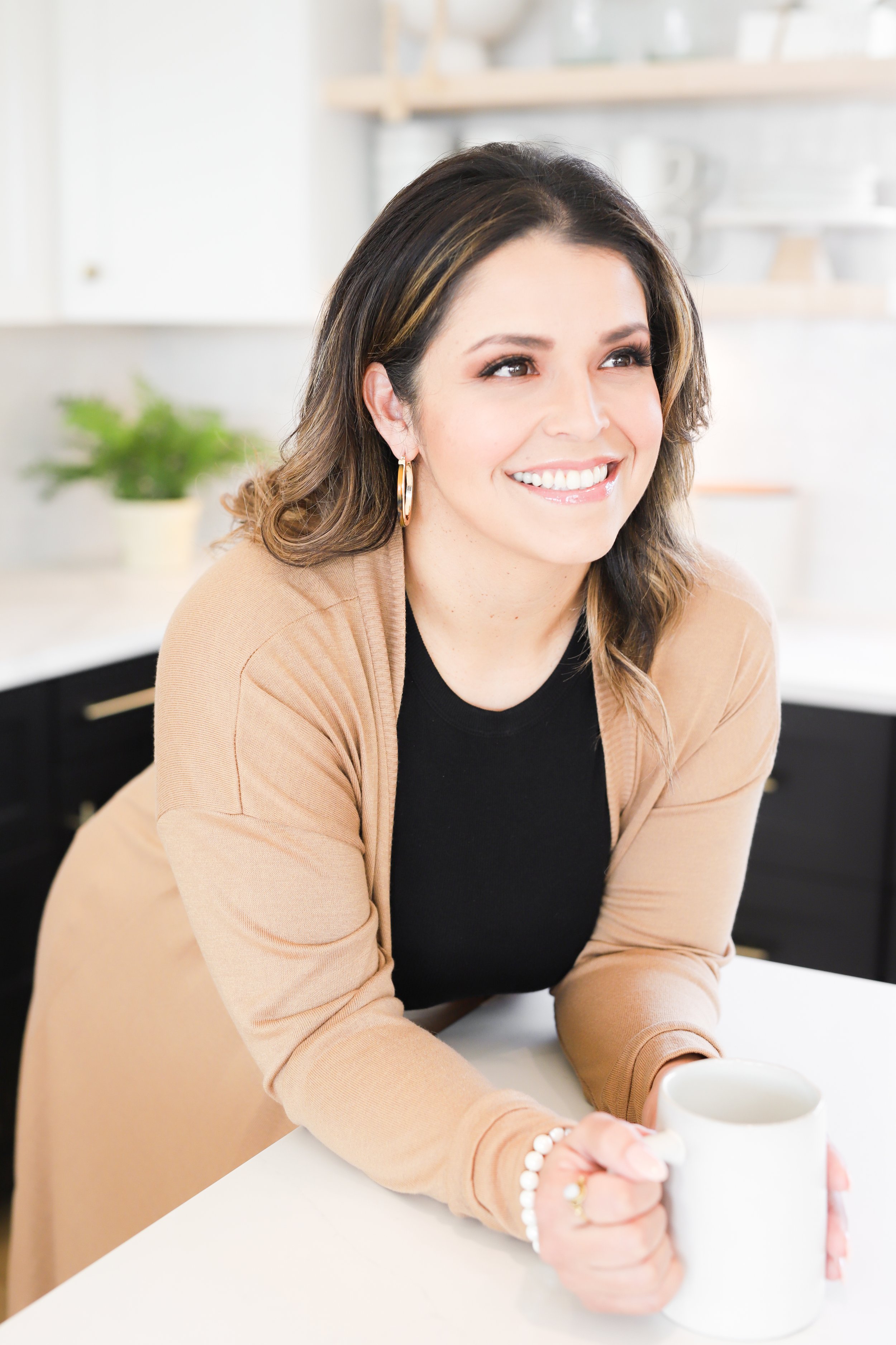 Erica Anaya Branding Session-13.jpg